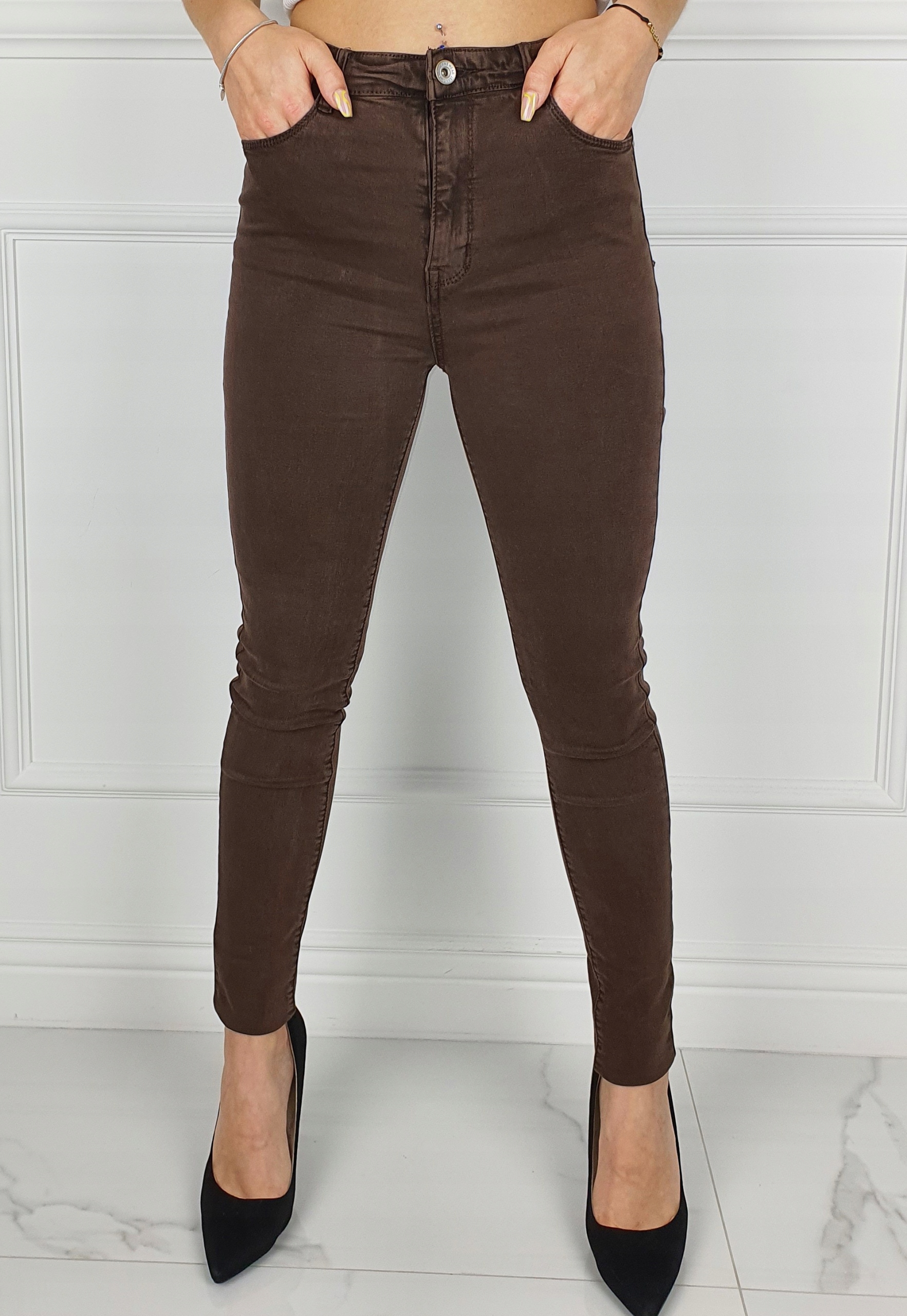 # DAMSKIE SPODNIE JEANSOWE WYSZCZUPLAJĄCE KOLORY # Kod producenta 628628628