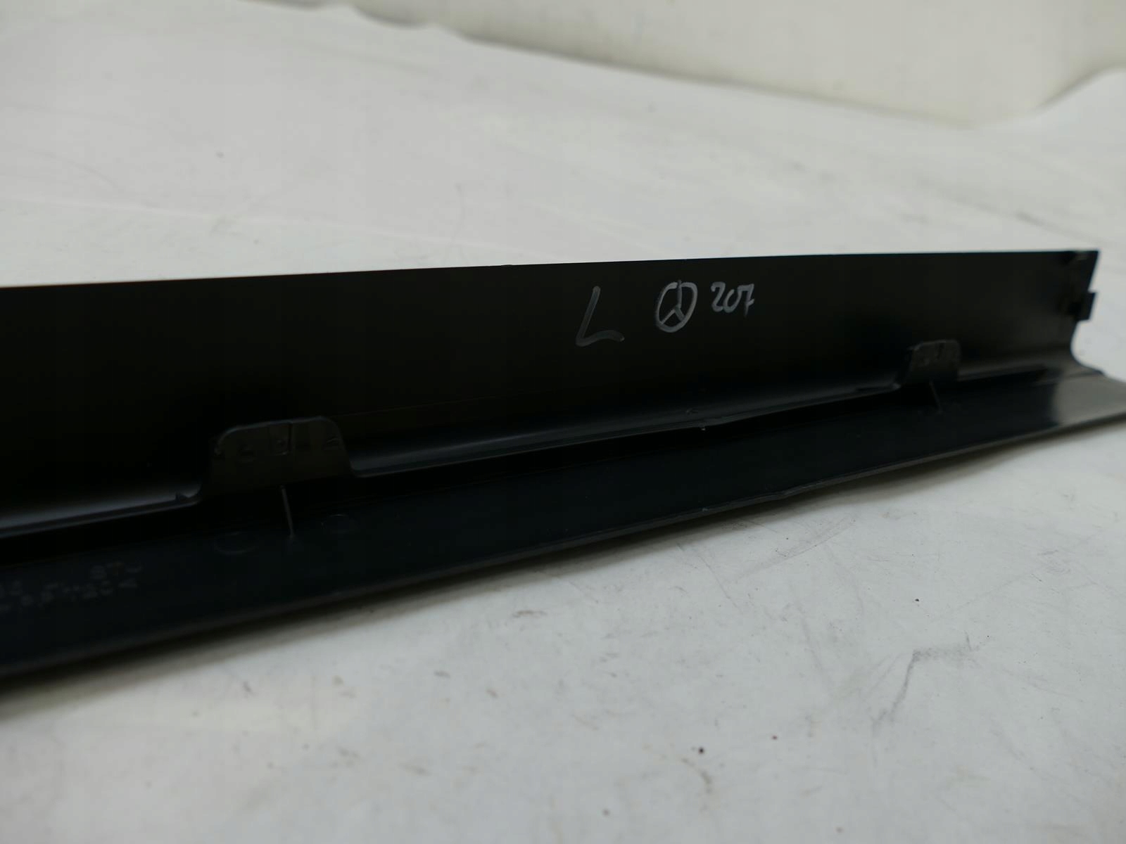 MERCEDES W207 A207 CABRIO moulding threshold cap