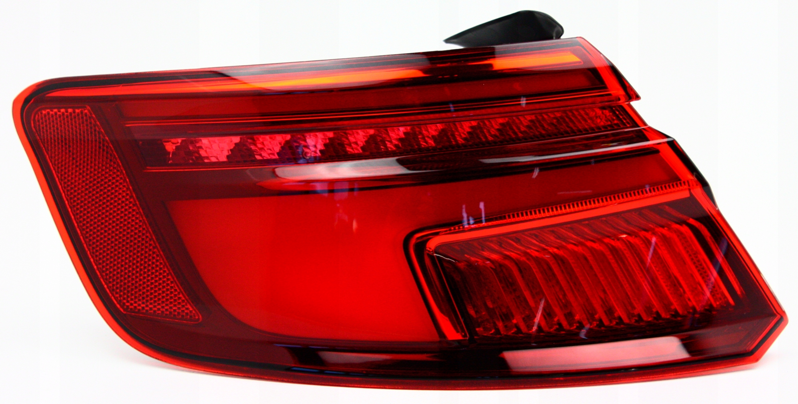 REFLEKTOR LAMPA LEWY TYŁ NOWA AUDI A3 8V SPORTBACK 8V4945069B