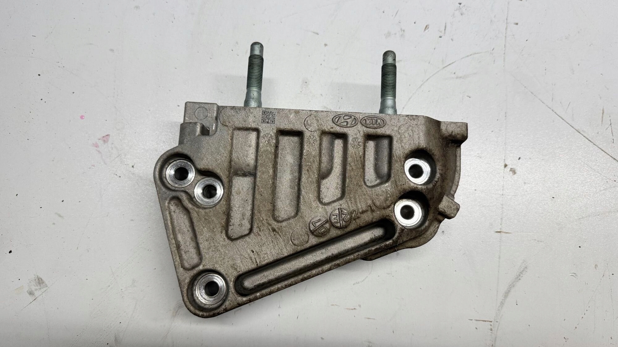 engine mount KIA SORENTO IV 2.2 CRDI D4HE
