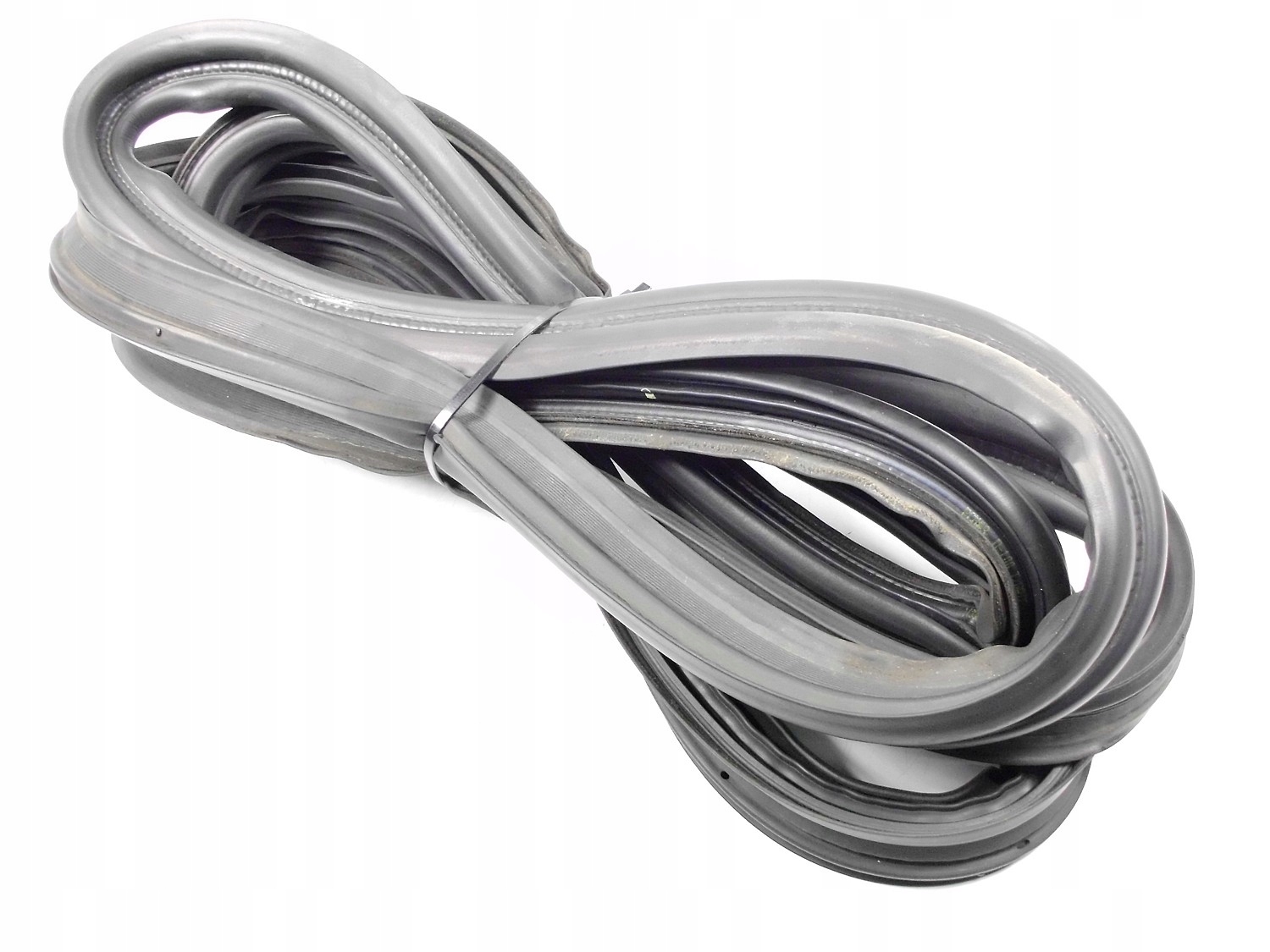 SSANGYONG ACTYON 09r USZCZELKA TYŁ KLAPY BAGAŻNIKA