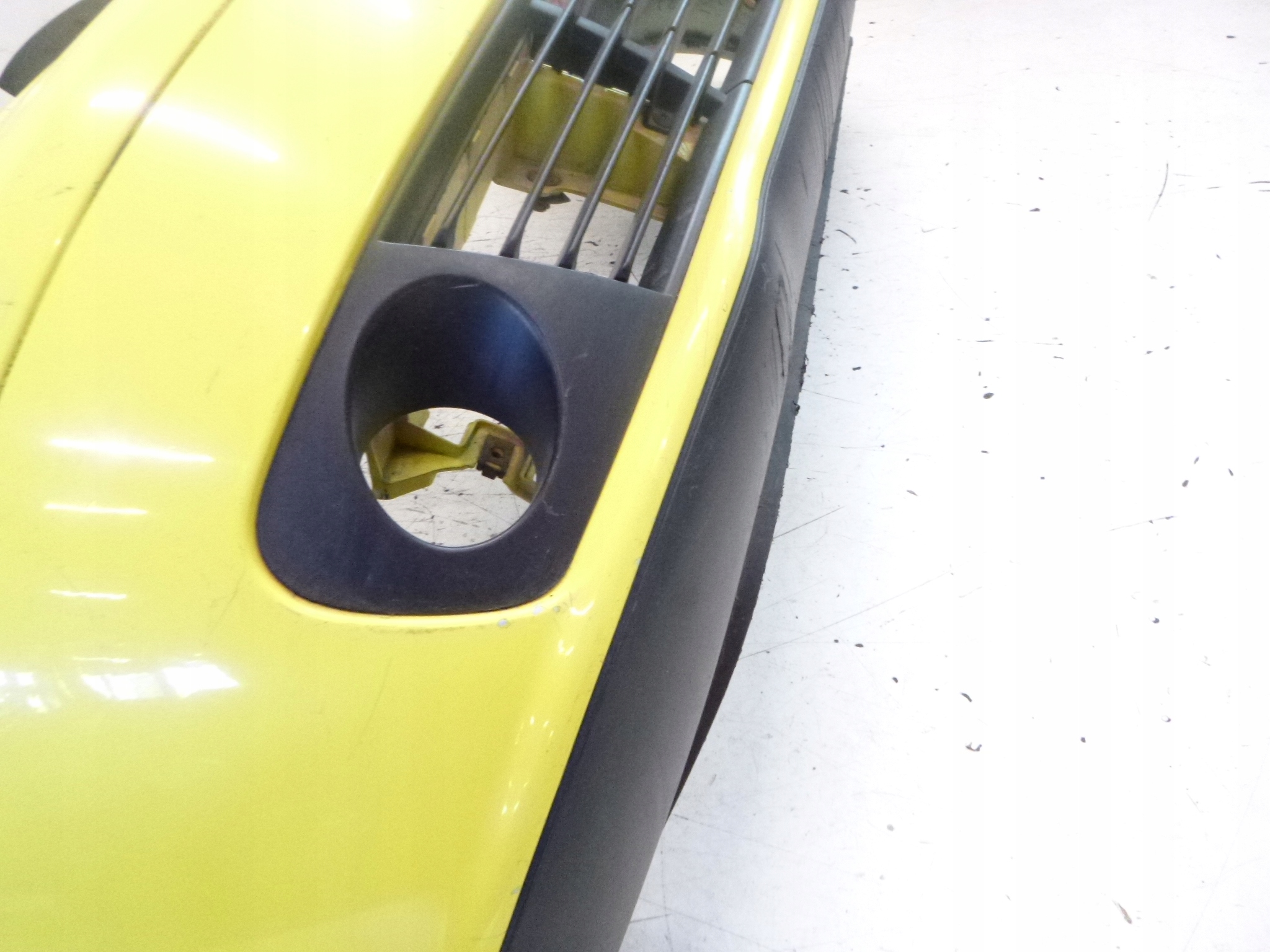 front bumper front Seat Ibiza III L51H 2003r. 6L0 807 221