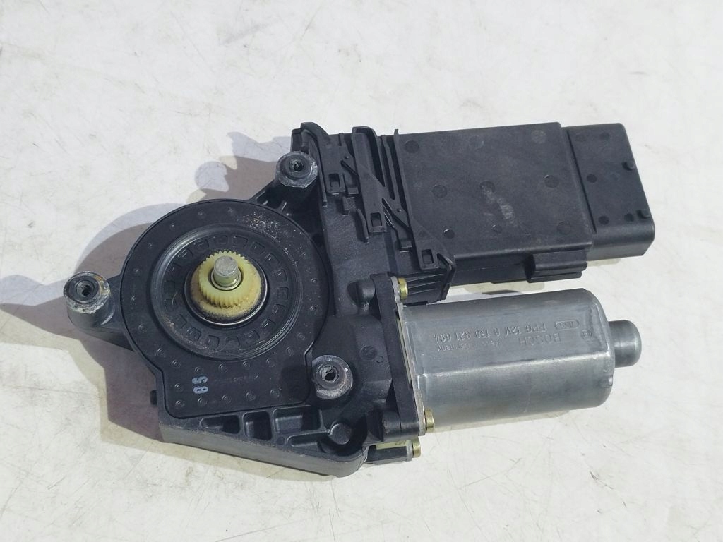 Skoda Superb and mini motor module windows right 105413-301