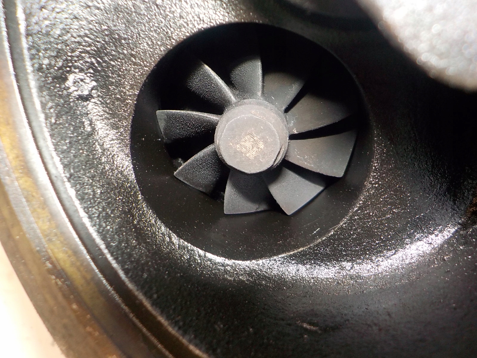 OPEL MERIVA B turbo TURBINA 25201066