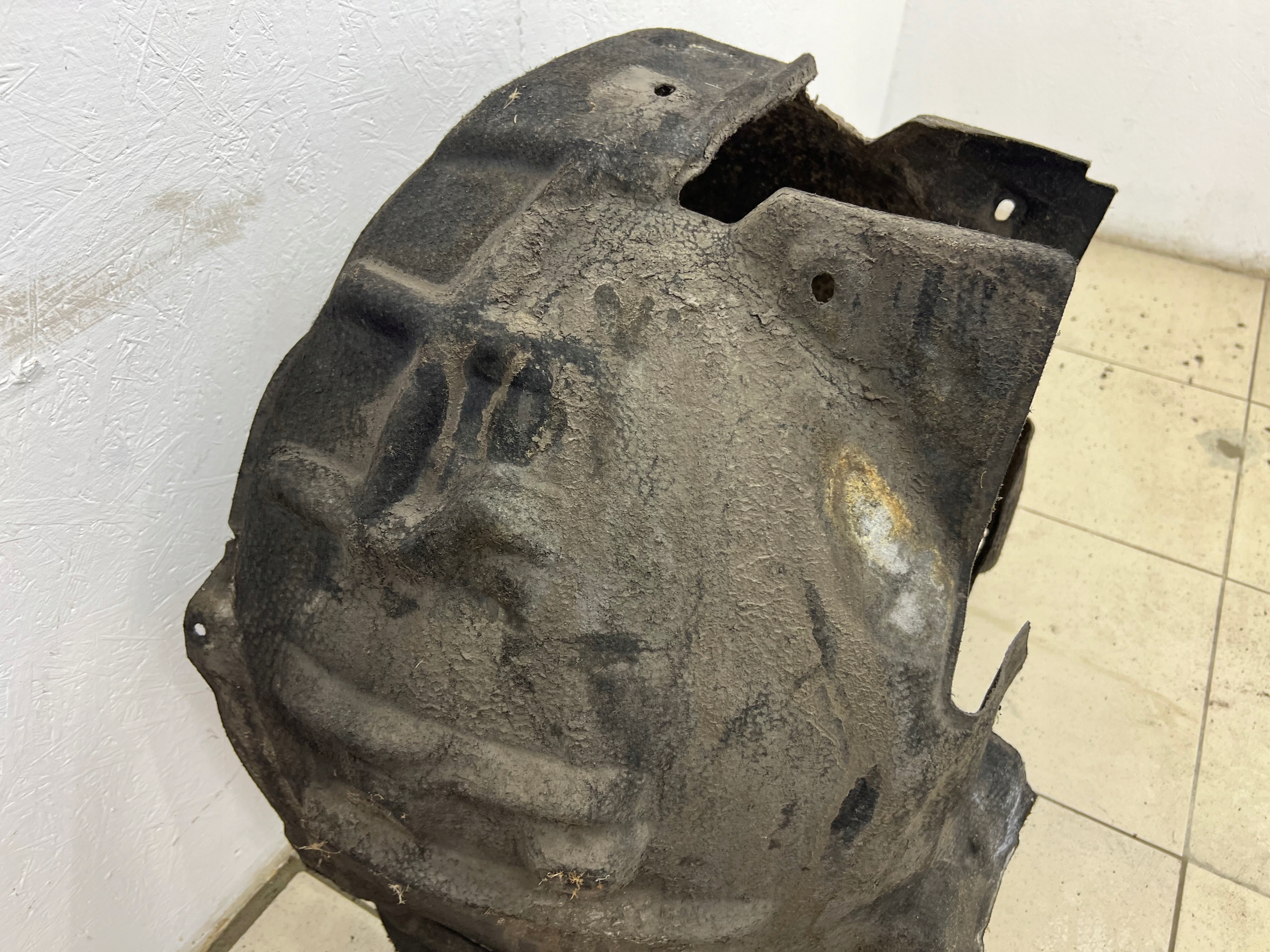 AUDI A4 B8 8K 08R mudguard right front 8K0821172C 08-11R