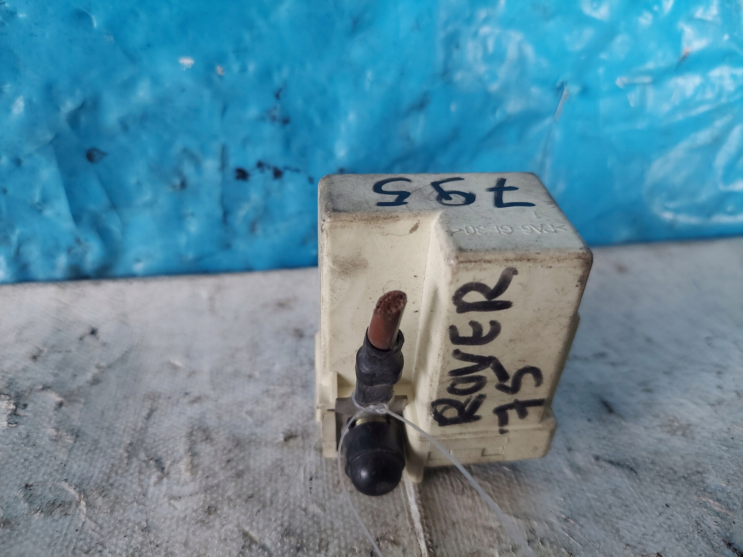 BMW E 46 2.0 TD 2247664 relay plugs ZAROWYCH