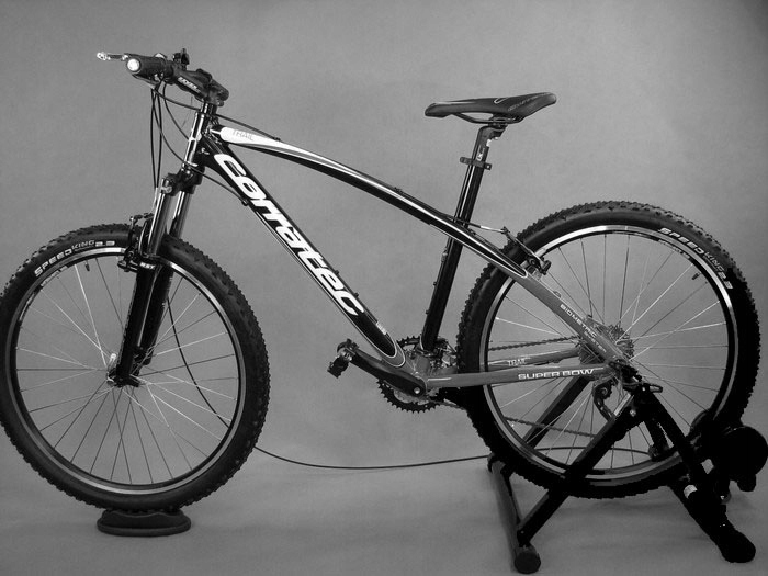 TRENAŻER MAGNETYCZNY rowerowy podstawka manetka 8 reg. DEMO Marka Inna marka