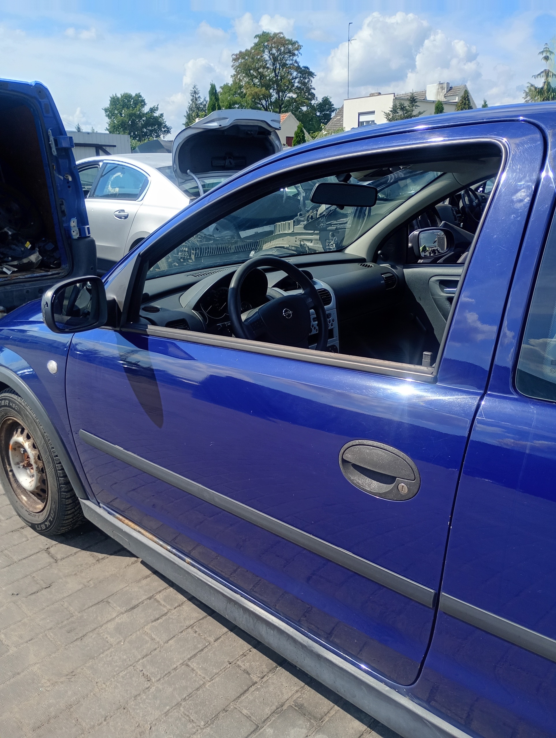 door left front front Opel Corsa C 00-09 kod lakieru Z20Z