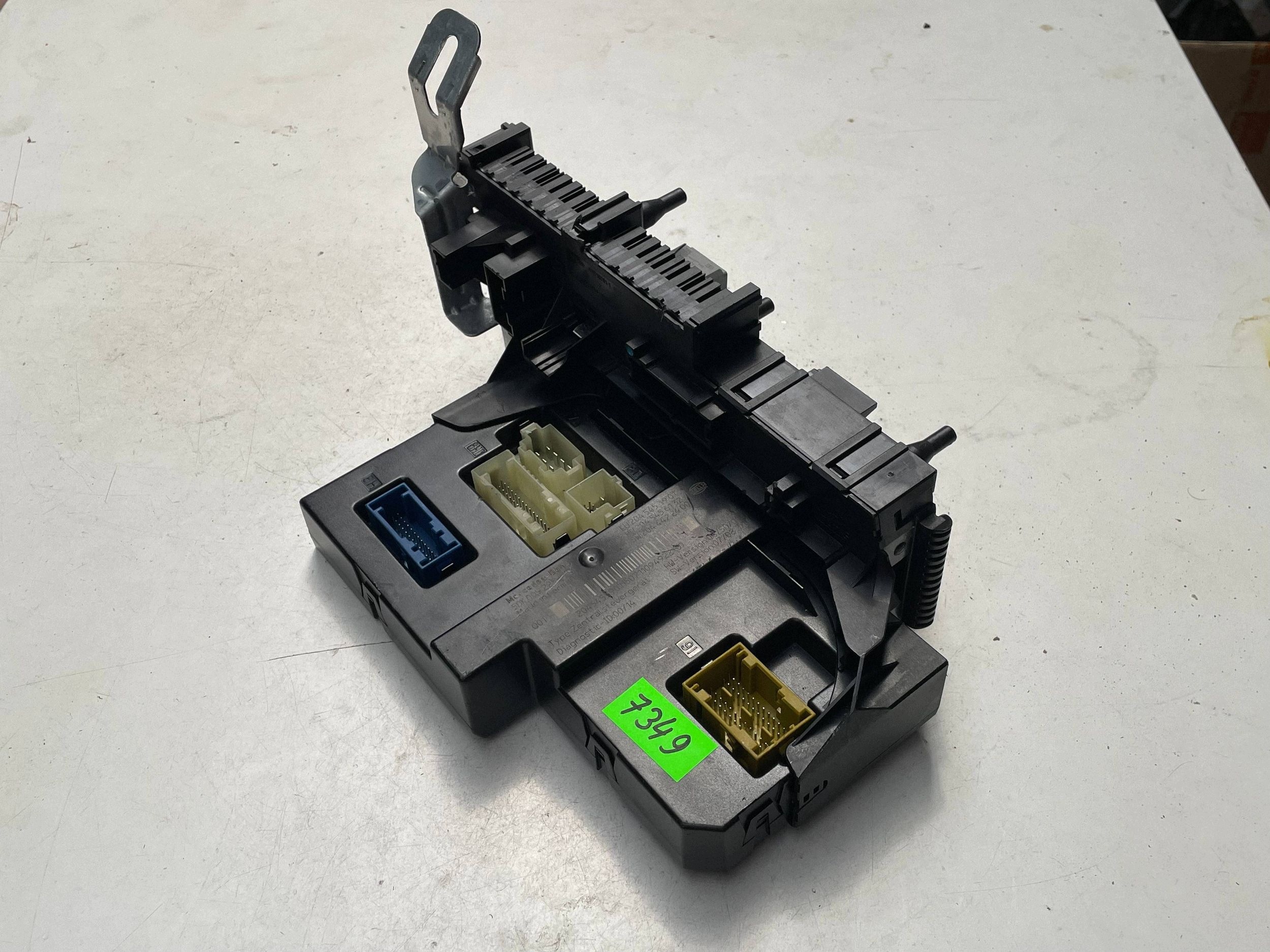 Mercedes-Benz C W204 module control unit SAM 2045453901 !J