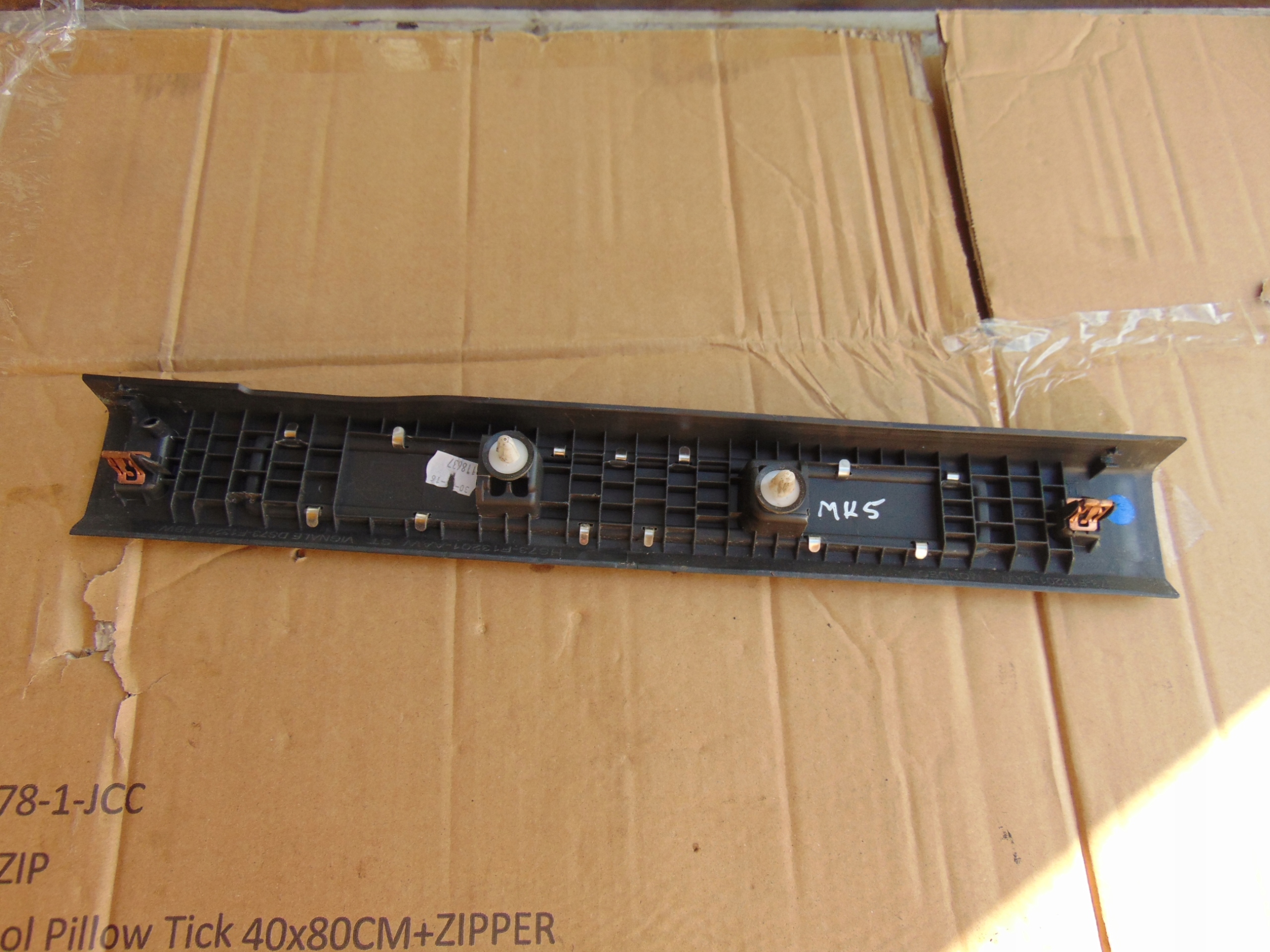 LISTWA NAKŁADKA OSŁONA PROGU LEWA PRAWA FORD MONDEO MK5 Typ samochodu Samochody osobowe