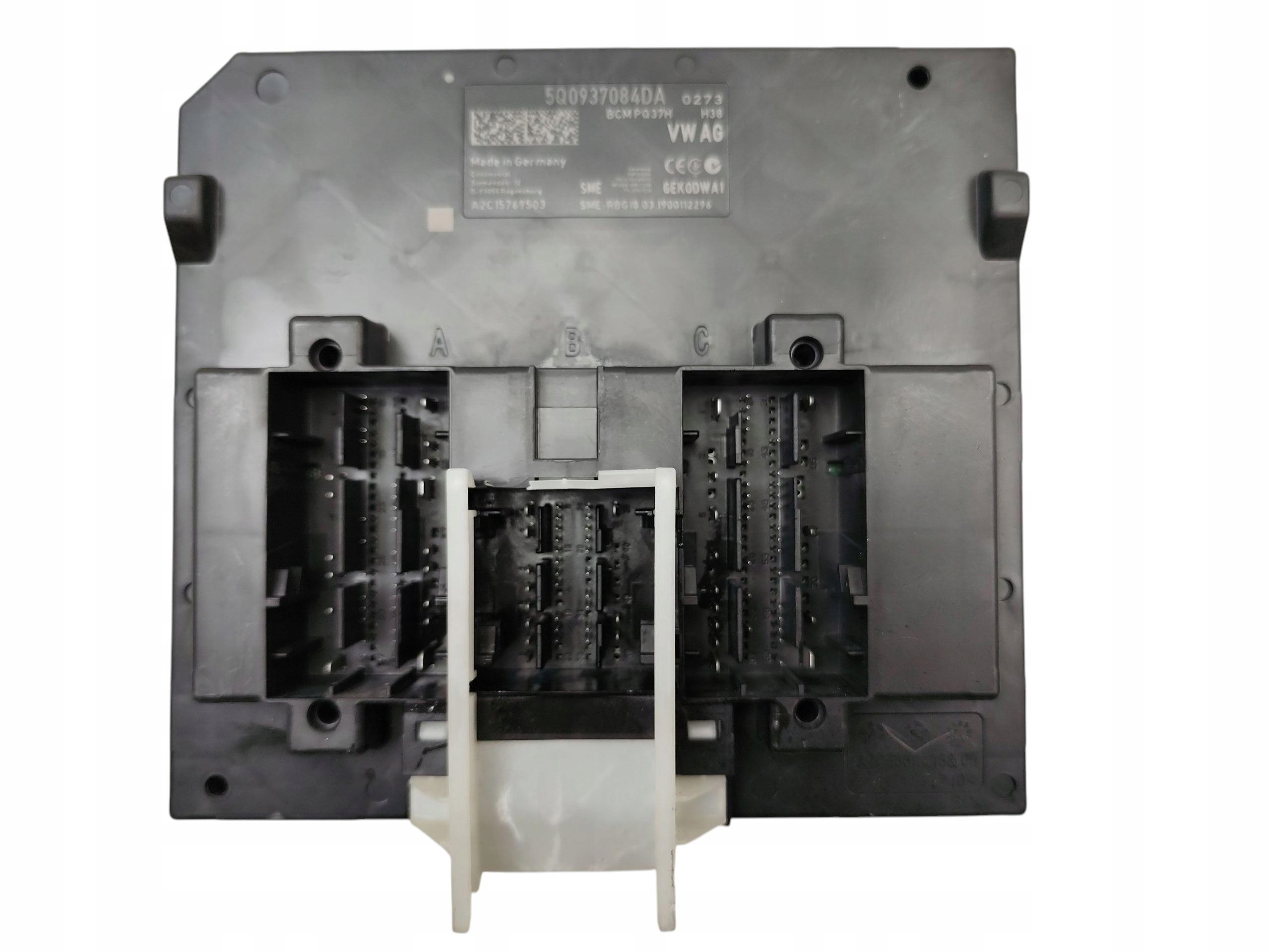 Unité commande confort BCM SKODA OCTAVIA III 3 5Q0937084DA