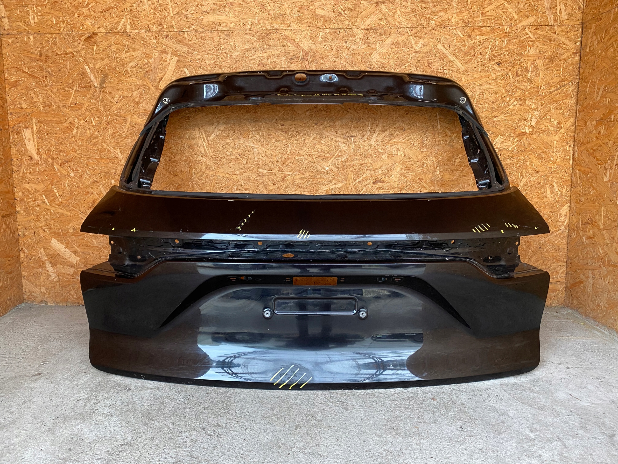 PORSCHE CAYENNE III 9Y0 17- 2017r- KLAPA BAGAŻNIKA