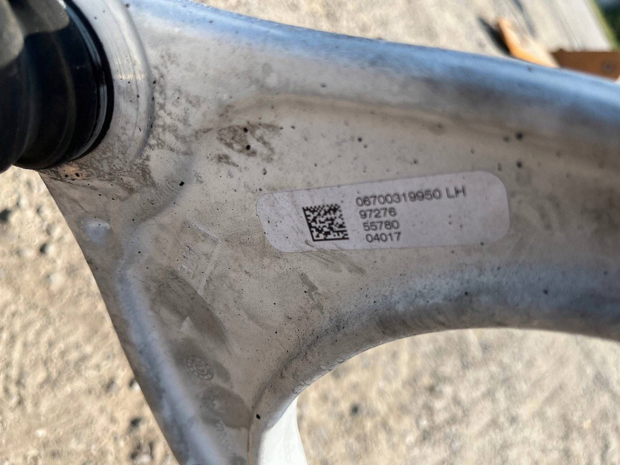 Suspension Avant Complets Gauche str Moyeu support broche Bras Maserati Levante