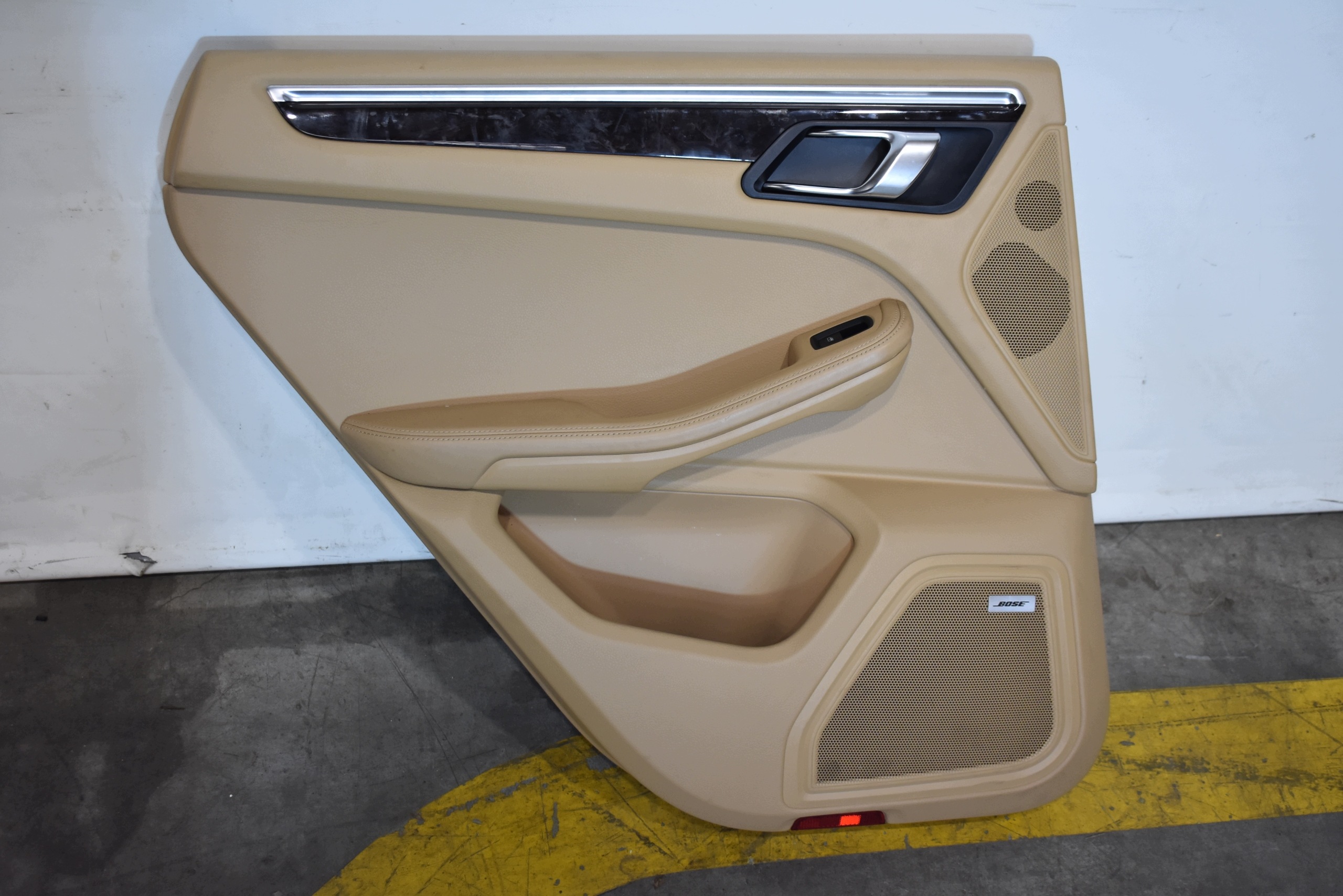 seats TUNEL side KPL. leather GRZANE + MODULY PORSCHE MACAN W138 1