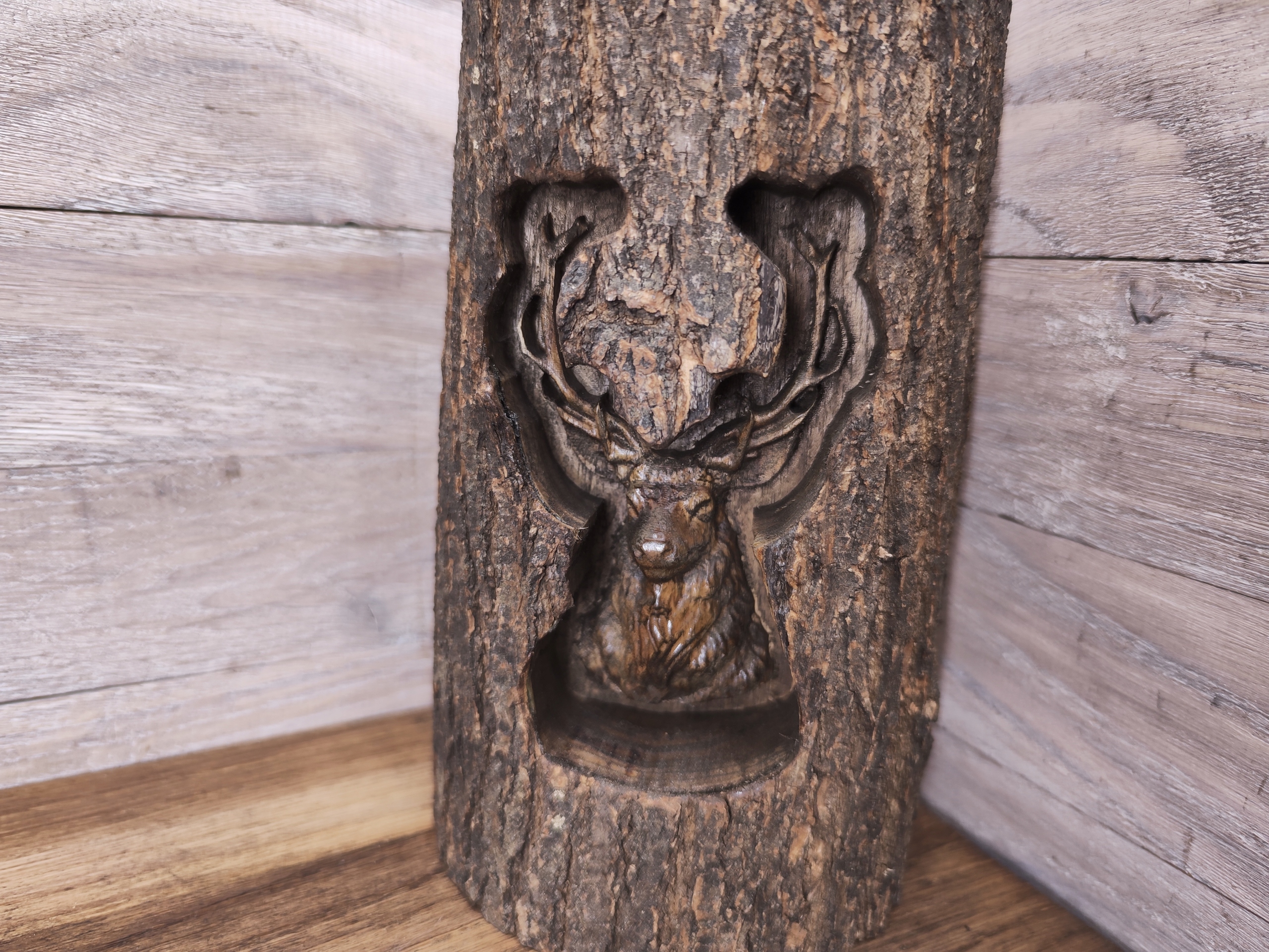 Dřevěný obraz s kůrou Jelen paroháč jako dárek Limitovaná Edice dub