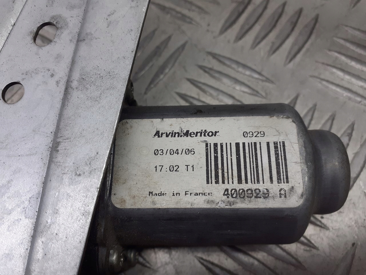 engine lifting of the window right rear part NISSAN NOTE 400929