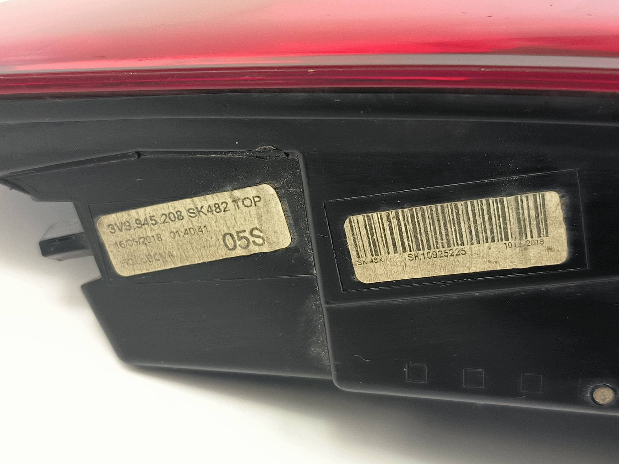 light left rear part 3V9945208SK SKODA SUPERB III