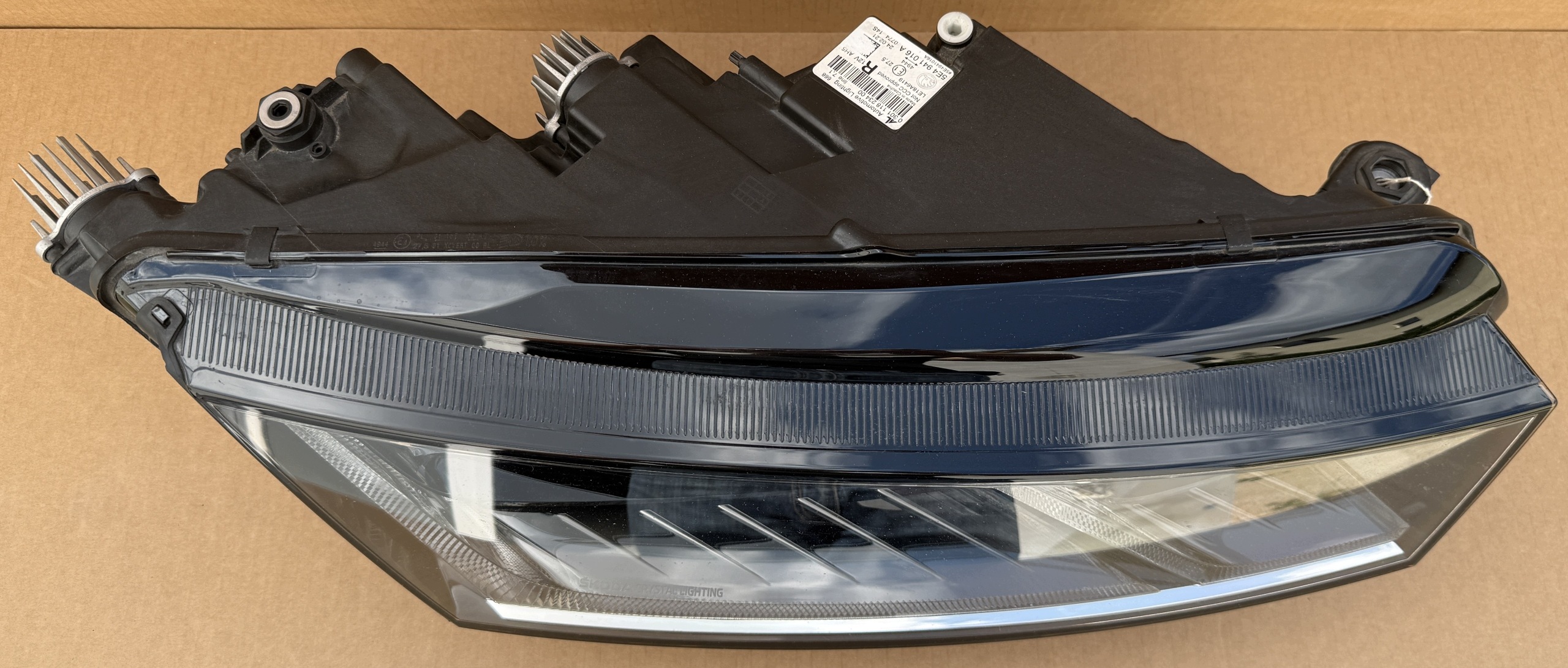 light SKODA OCTAVIA 4 IV 5E4941016A right original as new