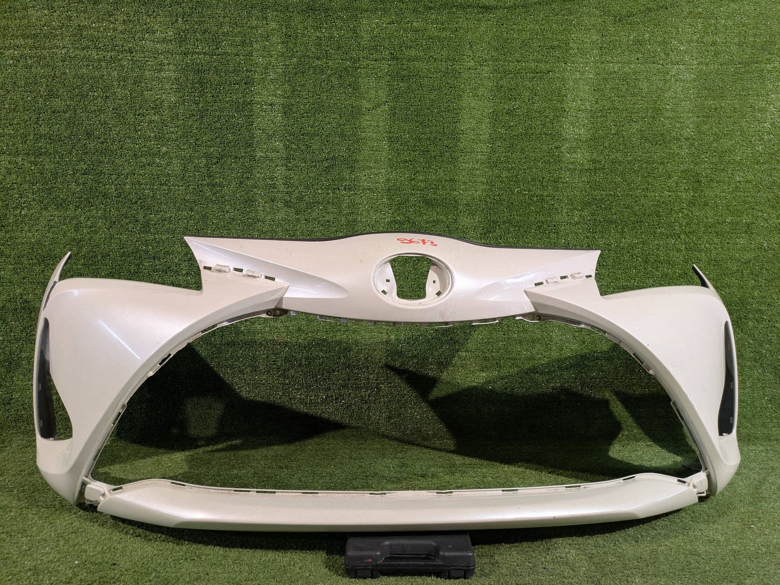 front bumper front TOYOTA YARIS III LIFT 17- NR.Z9673