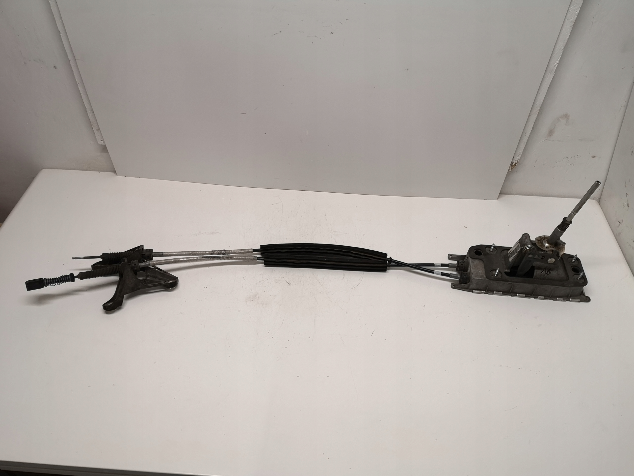 BEETLE JETTA MECHANIZM ZMIANY BIEGÓW 1K0711049CA