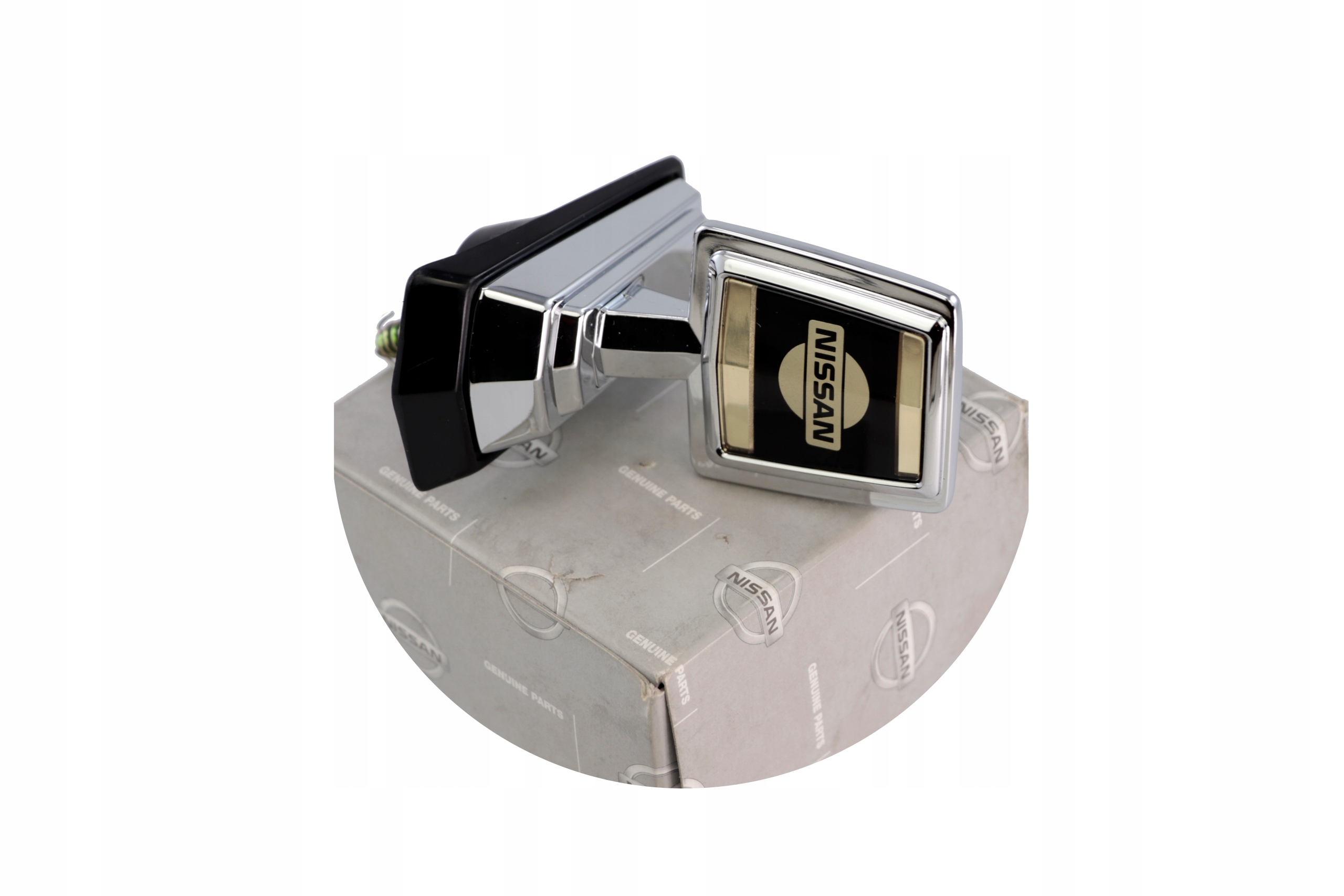 C7900 - NISSAN PATROL Y60 значок логотип эмблема на капот