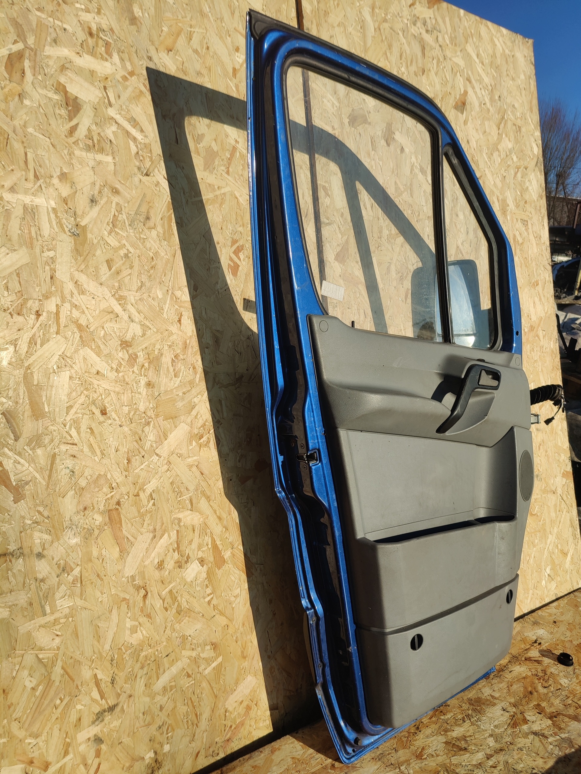 VW CRAFTER MERCEDES SPRINTER W906 door front front left blue