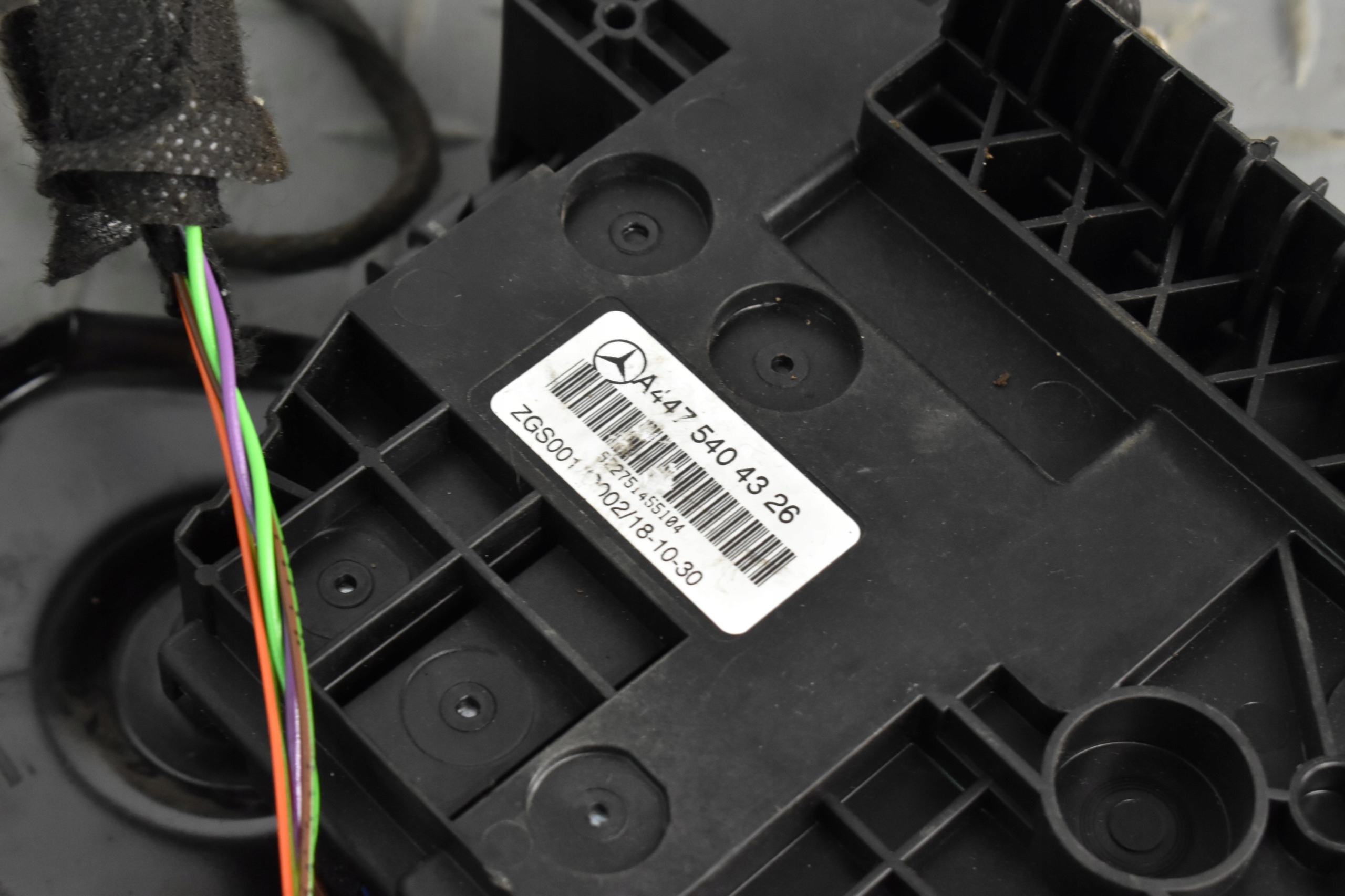 WIĄZKA PRZEWODÓW BEZPIECZNIKI A4475460046 A4475404326 MERCEDES VITO W447 Numery katalogowe zamienników A4475404326 1575352-H