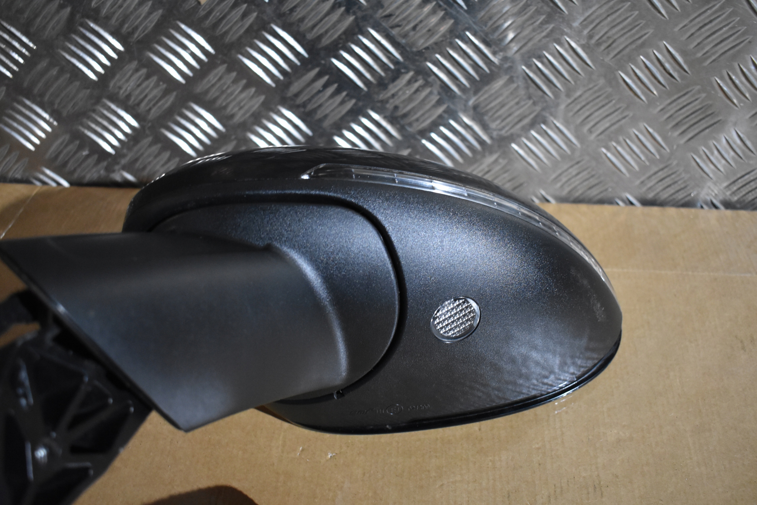 IDEALNE mirror left 11+2 PIN PORSCHE MACAN ASYSTENT colour 041 1