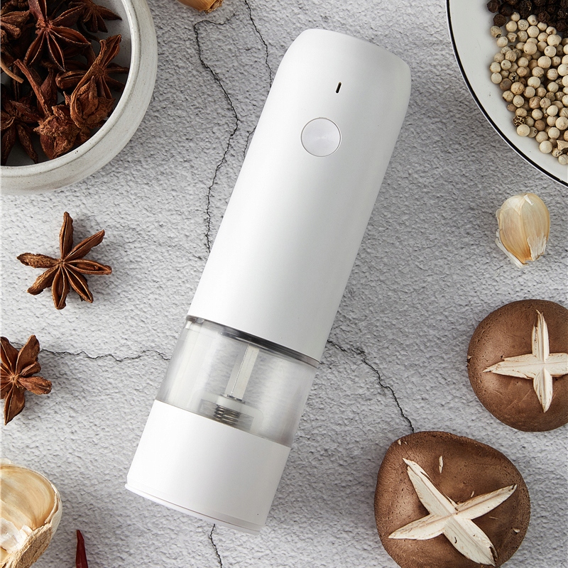 Młynek elektryczny DO PIEPRZU SOLI PRZYPRAW USB Marka inna