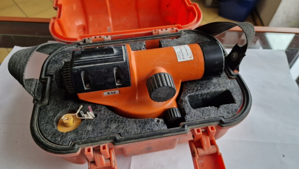 NIWELATOR OPTYCZNY INFOPOMIAR L166623 E32 HPI Rodzaj niwelatora optyczny