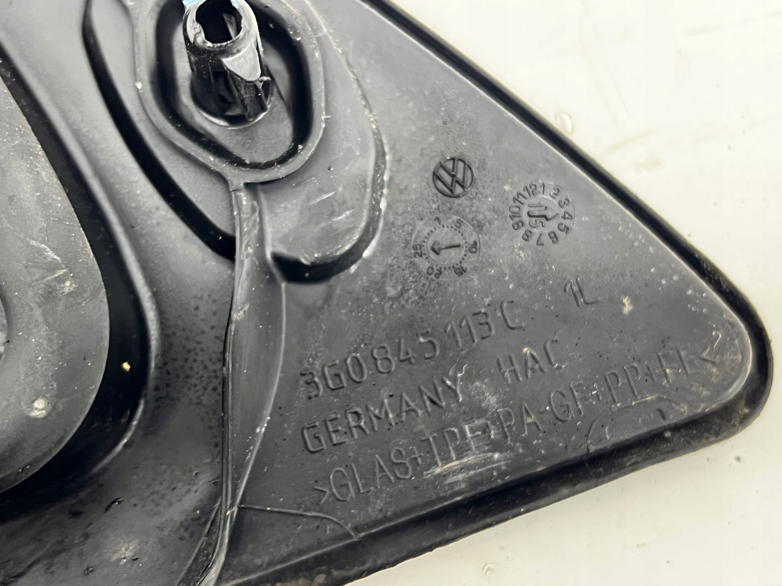 window TROJKAT door left front VW PASSAT B8 3G0945113C 2015R