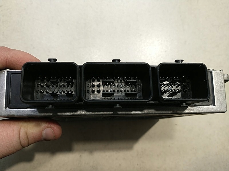 control unit of the engine CITROEN C5 1.8i 16V 9643915380