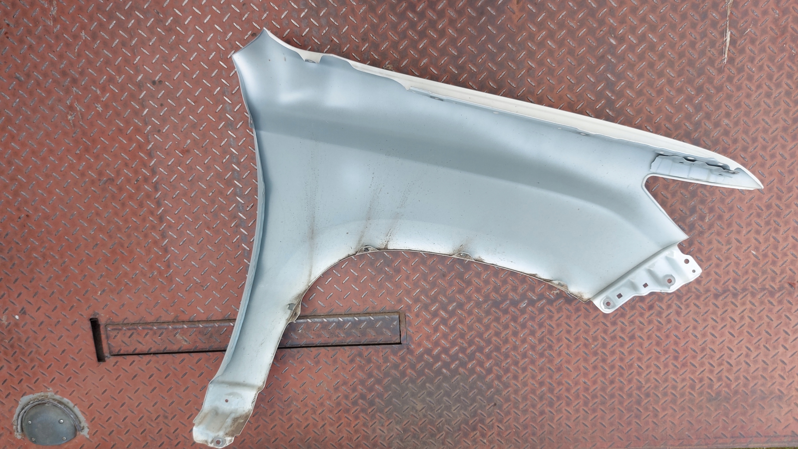 fender left front TOYOTA LAND CRUISER J150