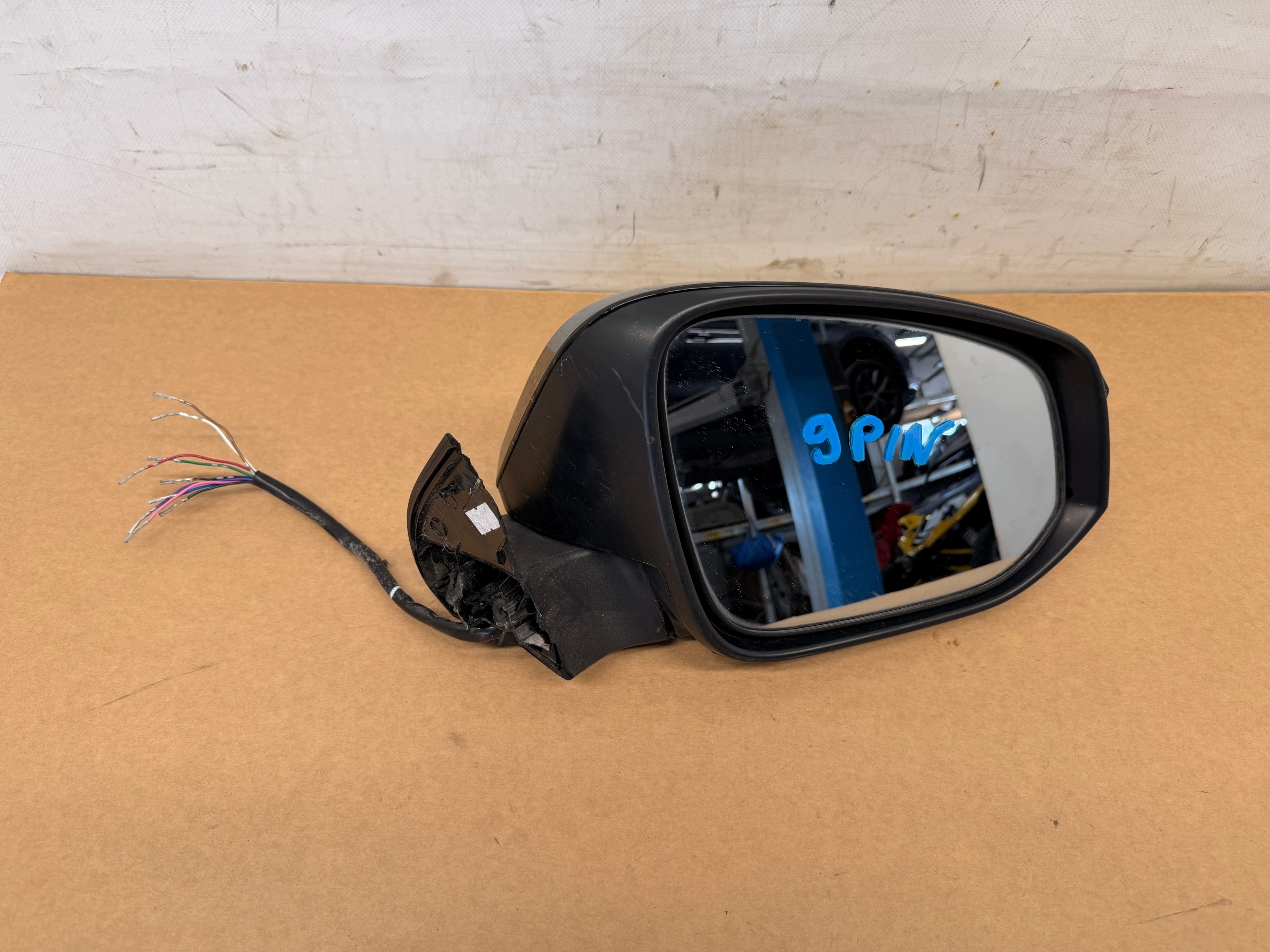 Toyota Hilux VIII 8 mirror right front right front 9 PIN