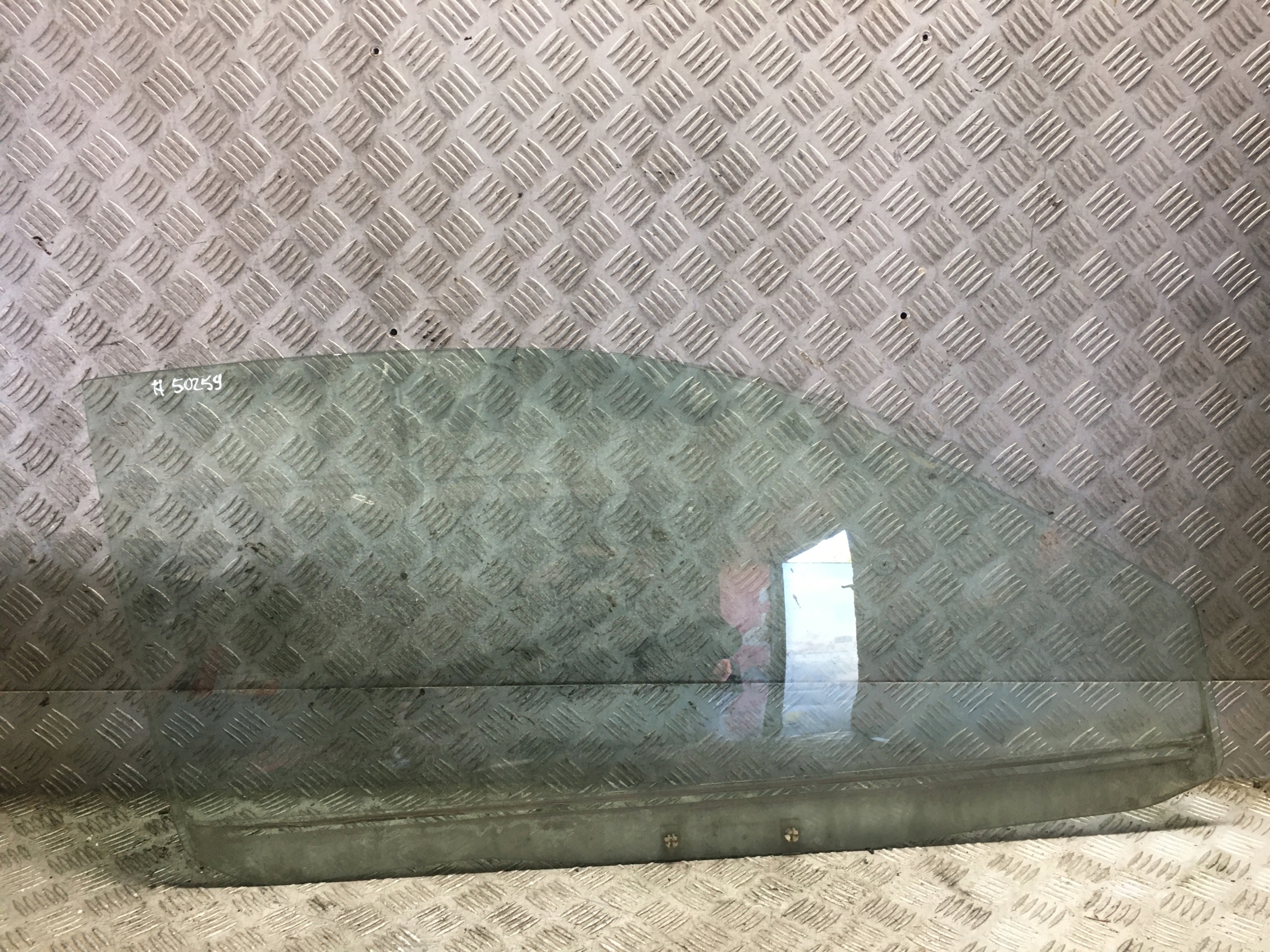 COLT V SZYBA PRAWY PRZÓD 3D