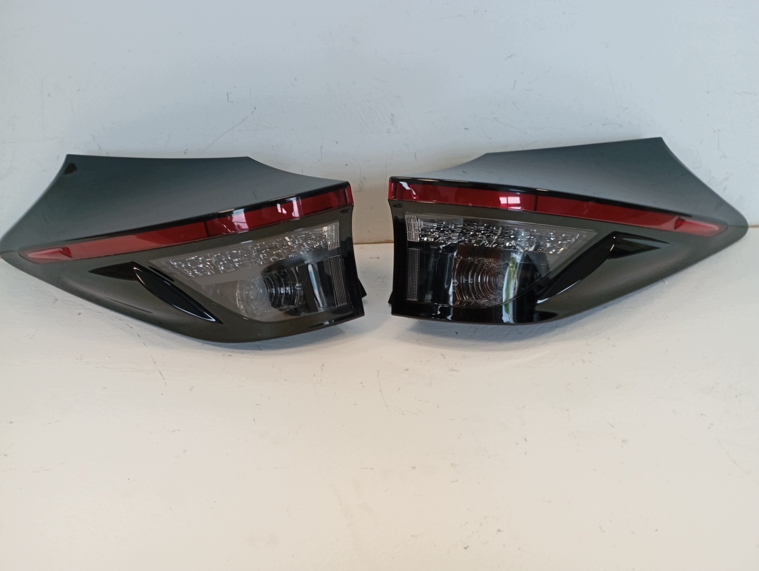 light rear part TOYOTA YARIS CROSS 81550-0DE20 right left