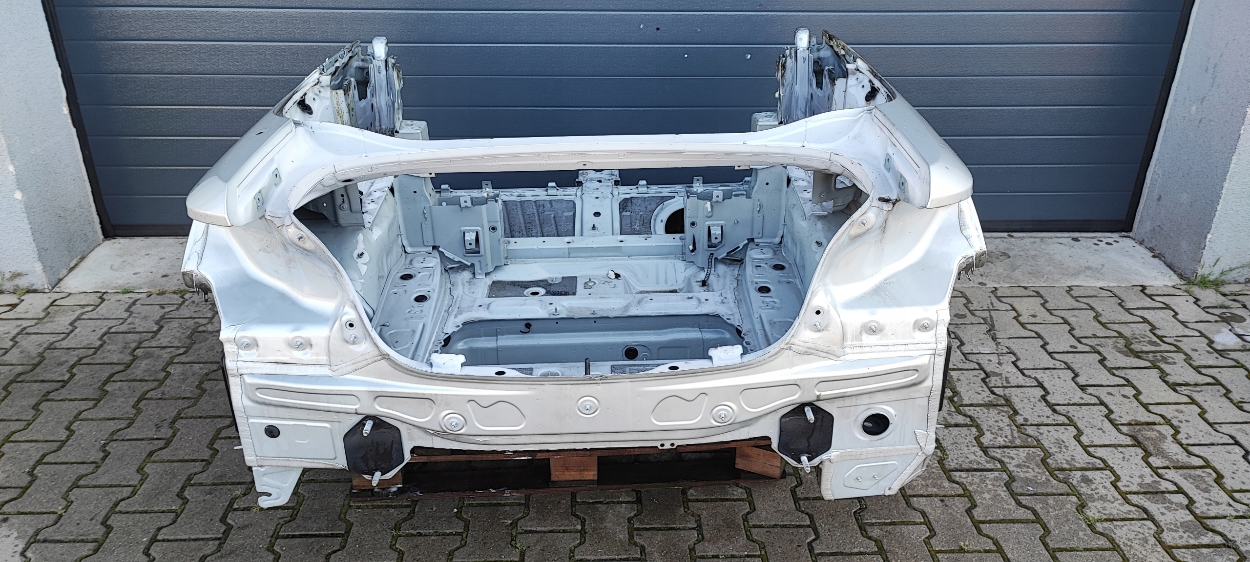 ĆWIARTKA DUPA PAS TYLNY BŁOTNIK BMW F23