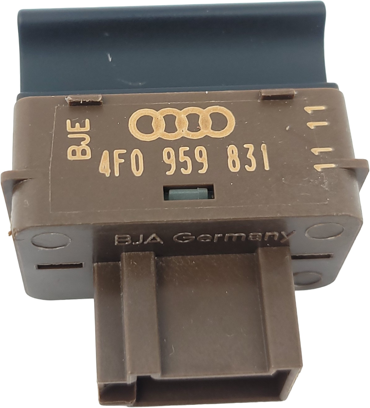 AUDI A6 C6 LIFT button opening control switch bonnet boot 4F0959831