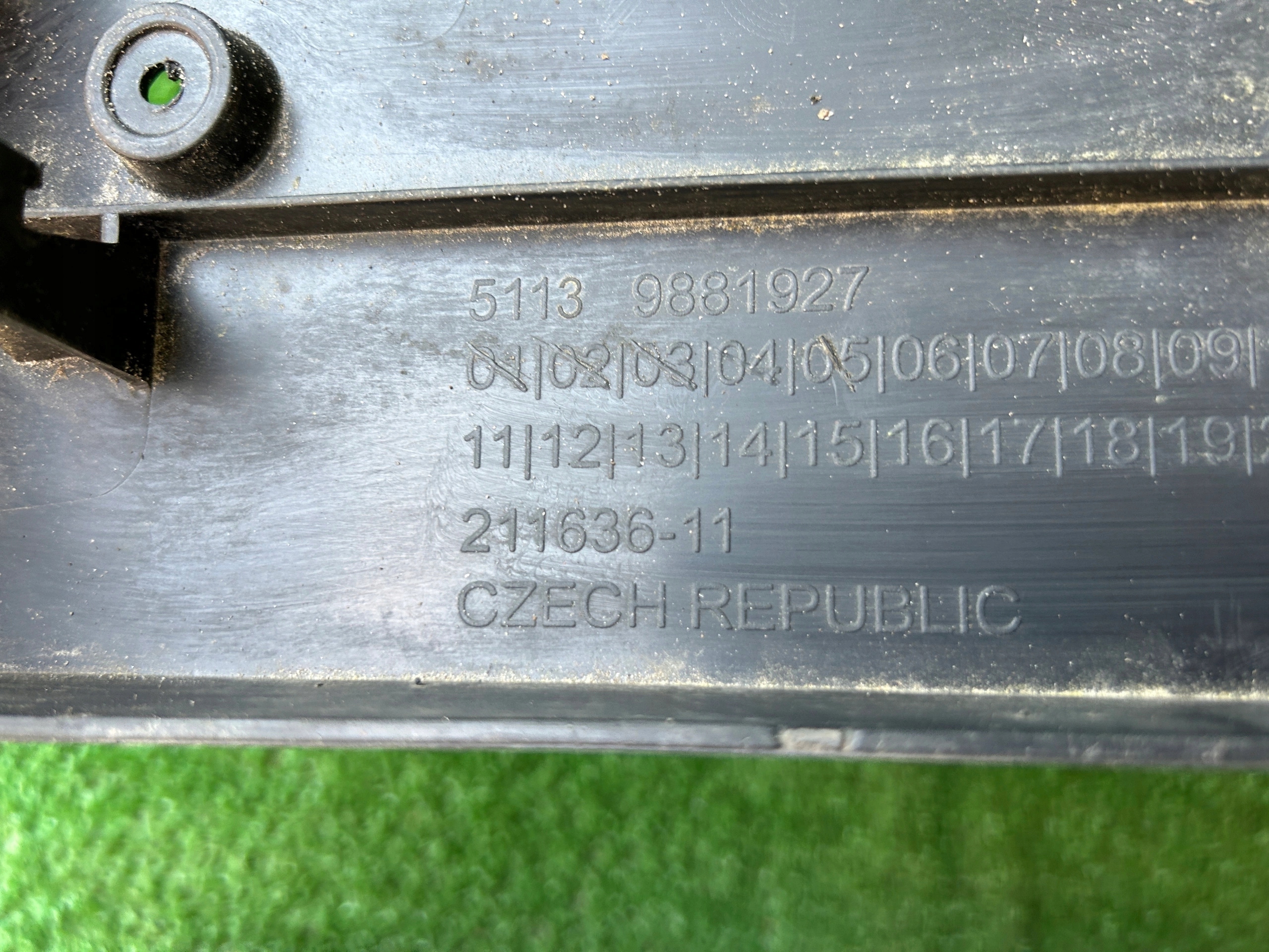 BMW RAHMEN polster unter TABLICE 51139881927