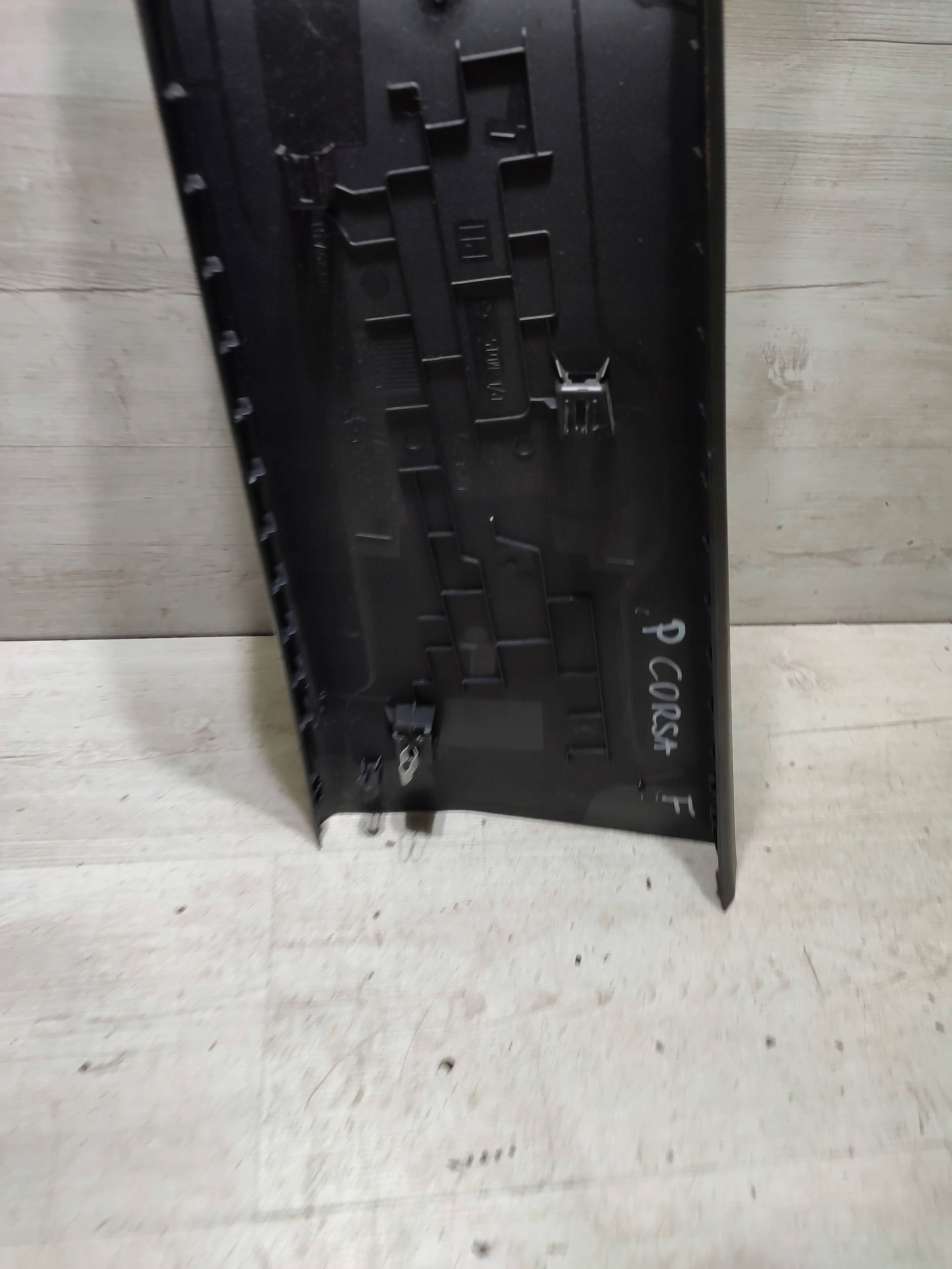 Opel Corsa F 2022 right side cover upper slupka / B