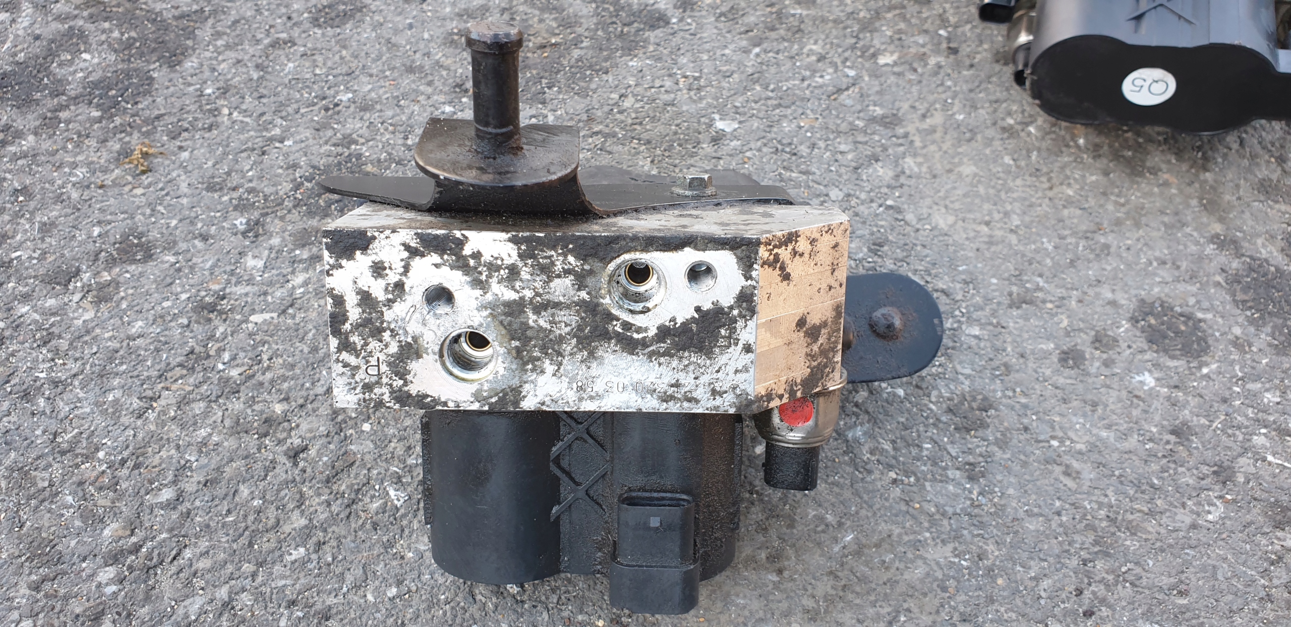 Pumpe BLOK Sensor Achsträgers OLEJOWEGO ABC MERCEDES S W221 OE