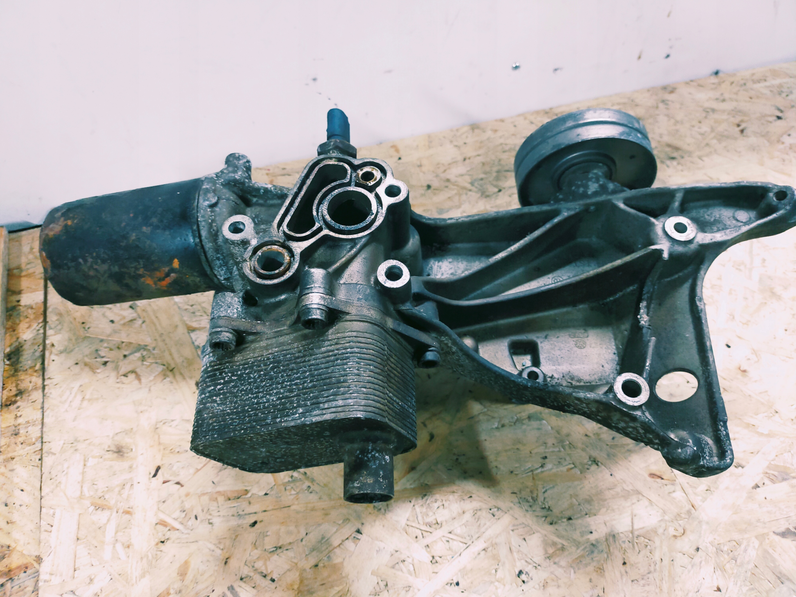 Ölfiltergehäuse AUDI A4 B8 1.8 TFSI 06H903143H