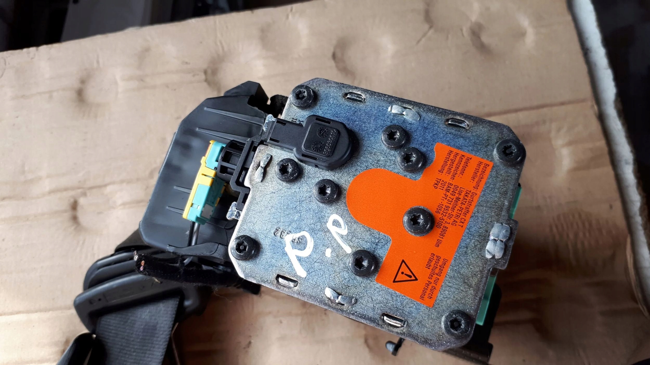 S4 B8 A4 tension belt safety right front 8K1857706H