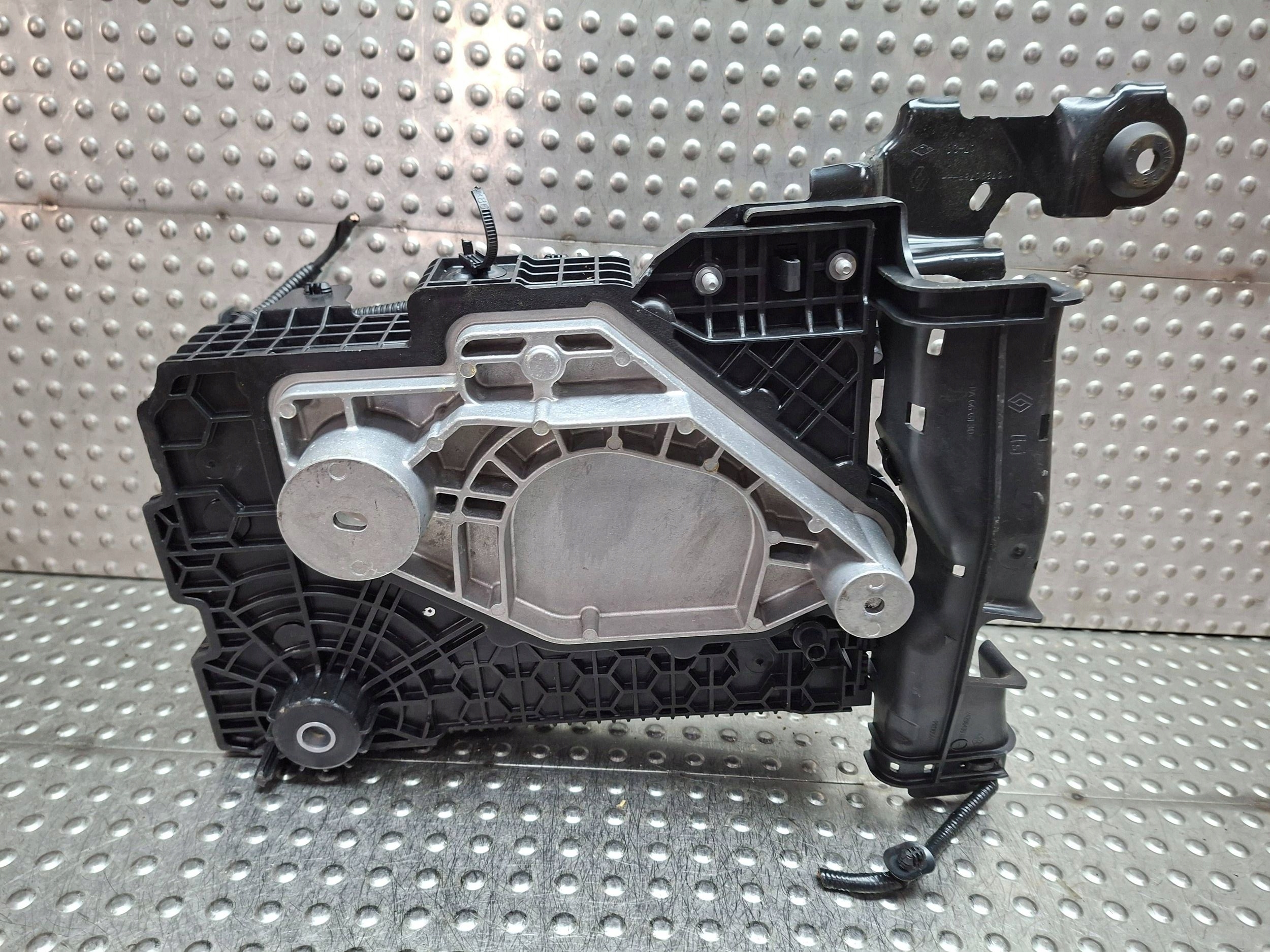 držiak Obal akumulátora 648947355R RENAULT CLIO V CAPTUR II 2019