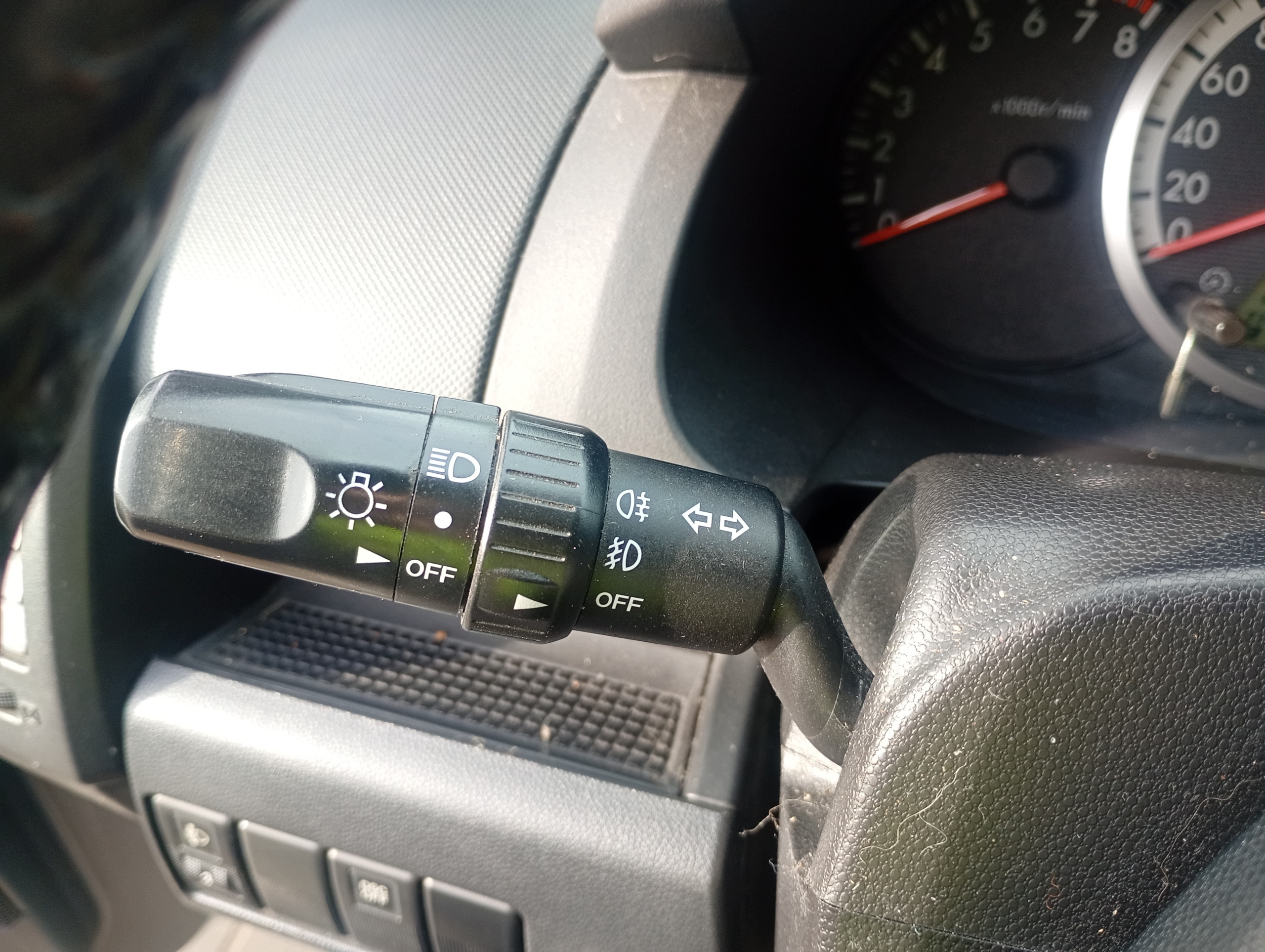 Interrupteur commande phares feux zespolony Volant Mazda 5 V 05-10
