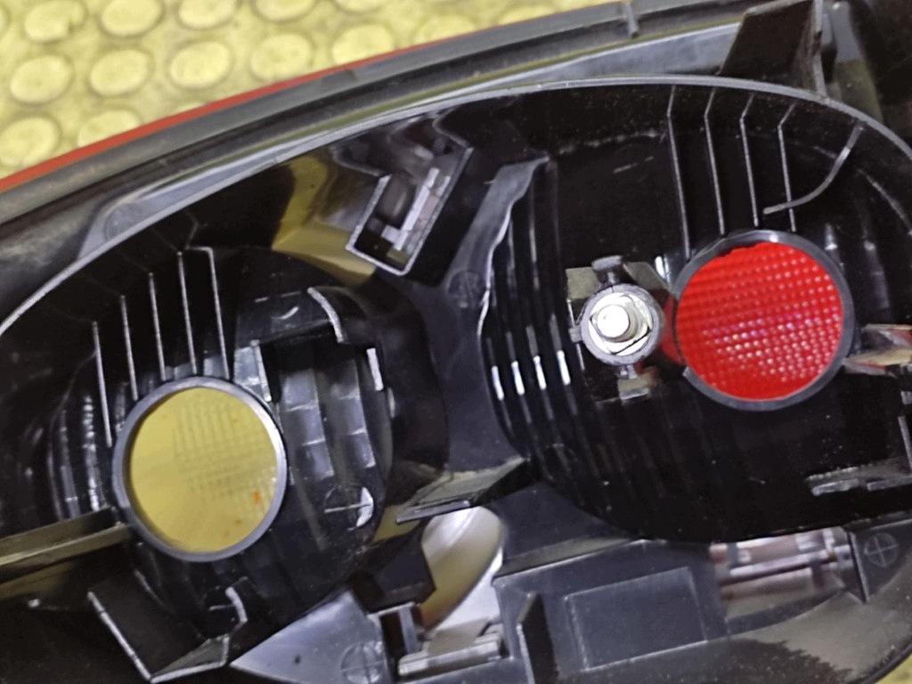 RENAULT LAGUNA II light right rear part