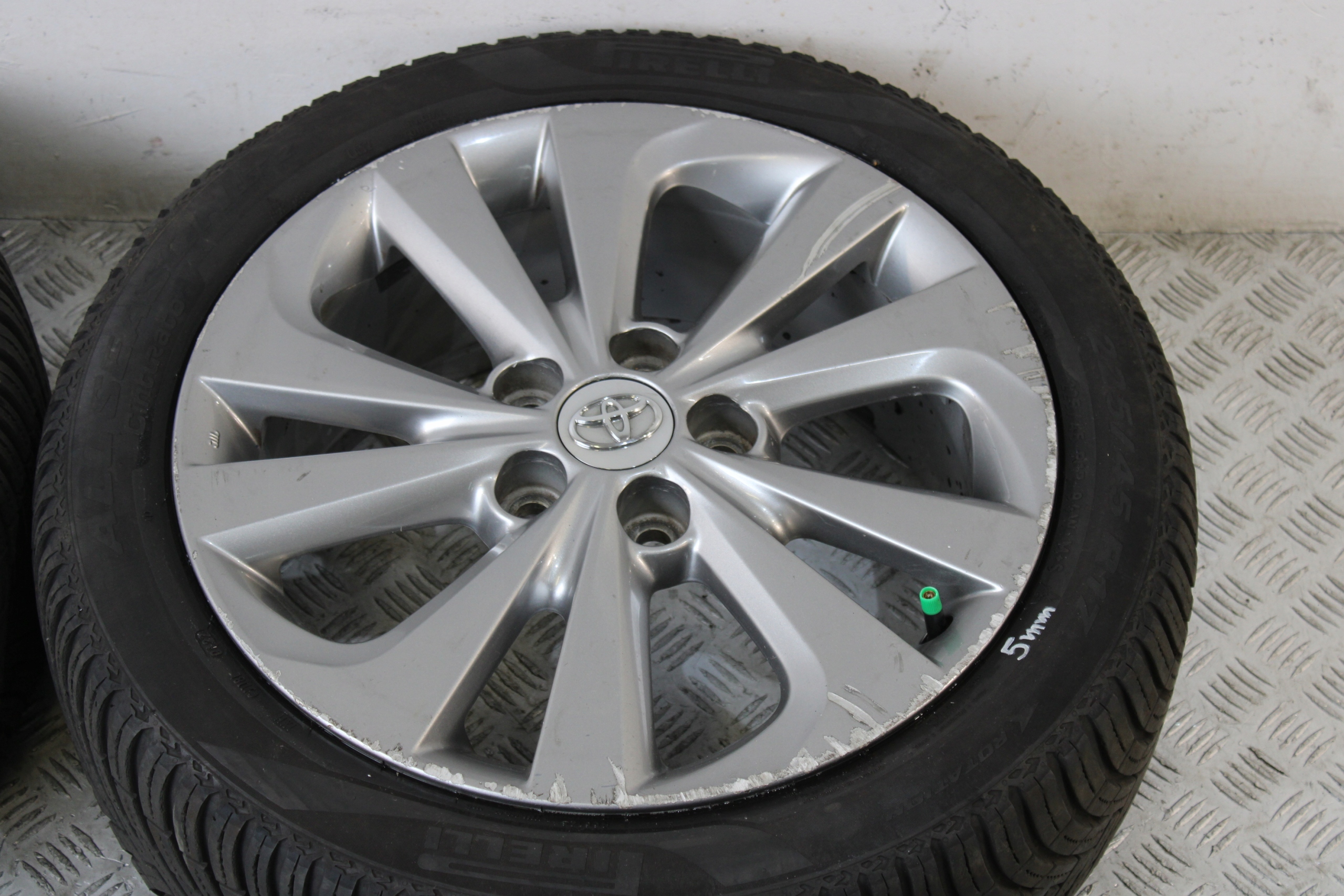 wheels discs disc 225/45 R17 TOYOTA AURIS II 2