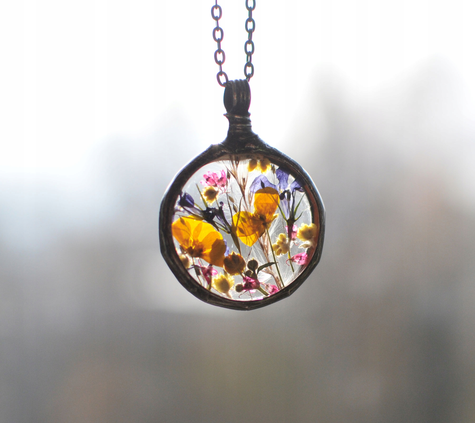 prezent na święta, naszyjnik prawdziwe kwiaty