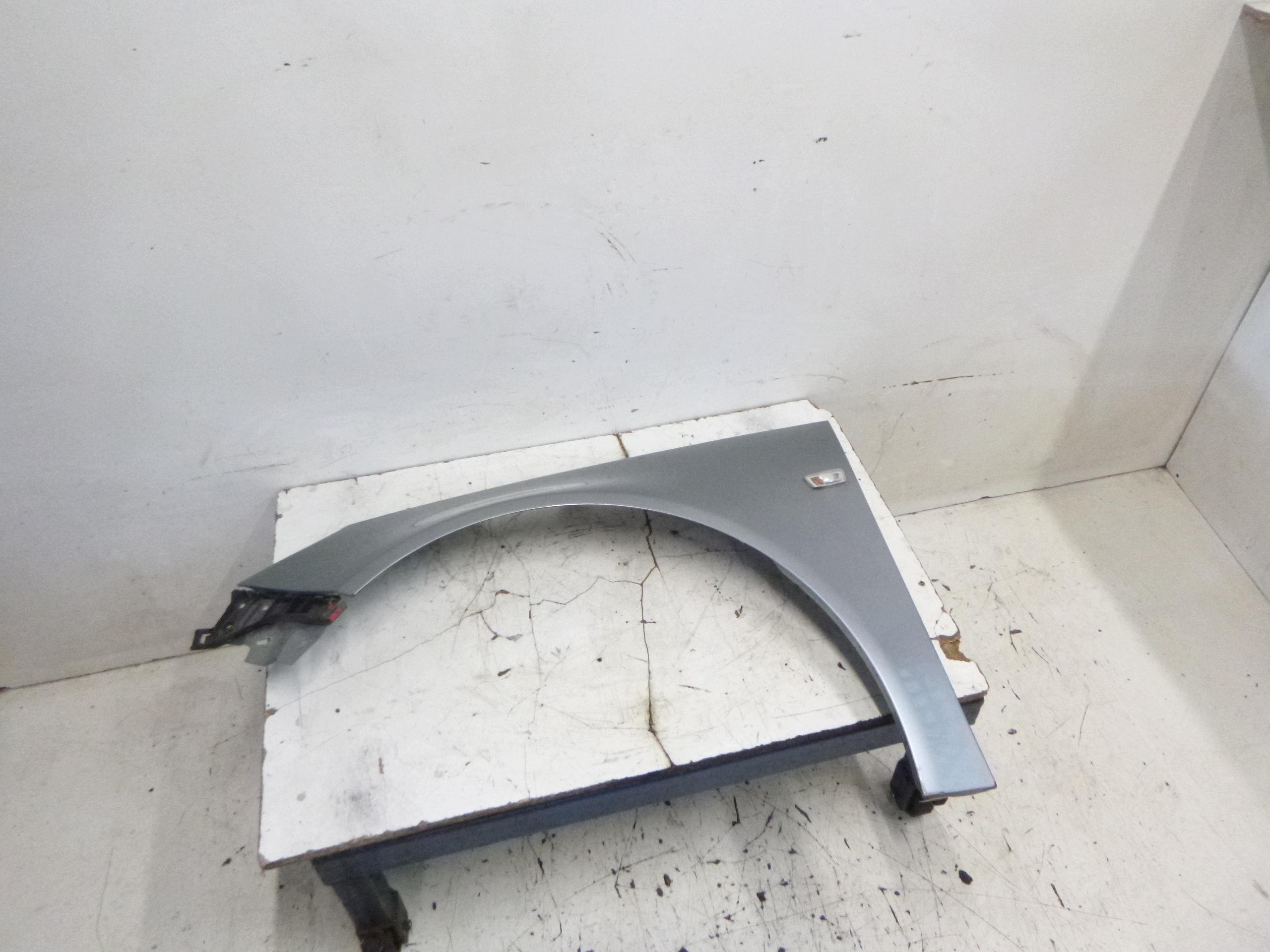 fender left Opel Insignia A Kombi code Z179 Srebrna 2008 – 2017