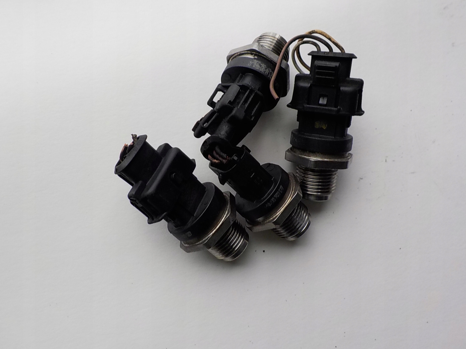 RENAULT TRAFIC II 2.0 DCI Capteur Pression Carburant 0281006187